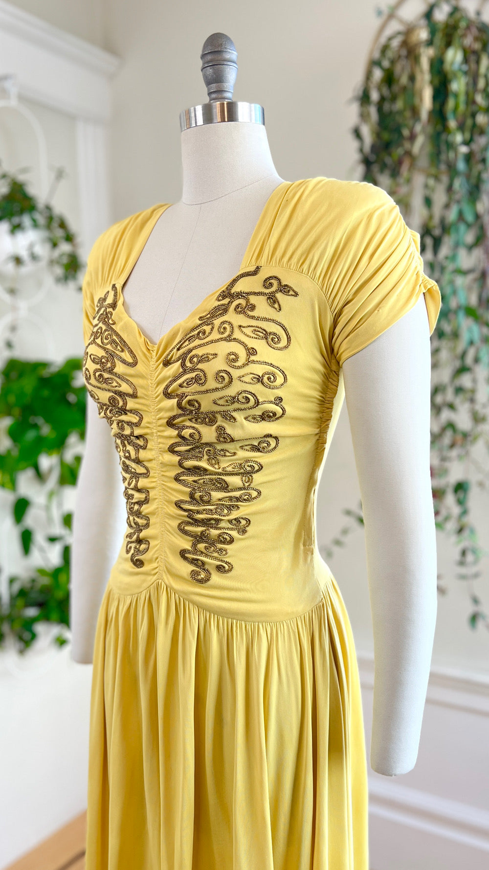 1940s Gold Filigree Yellow Jersey Party Dress | small