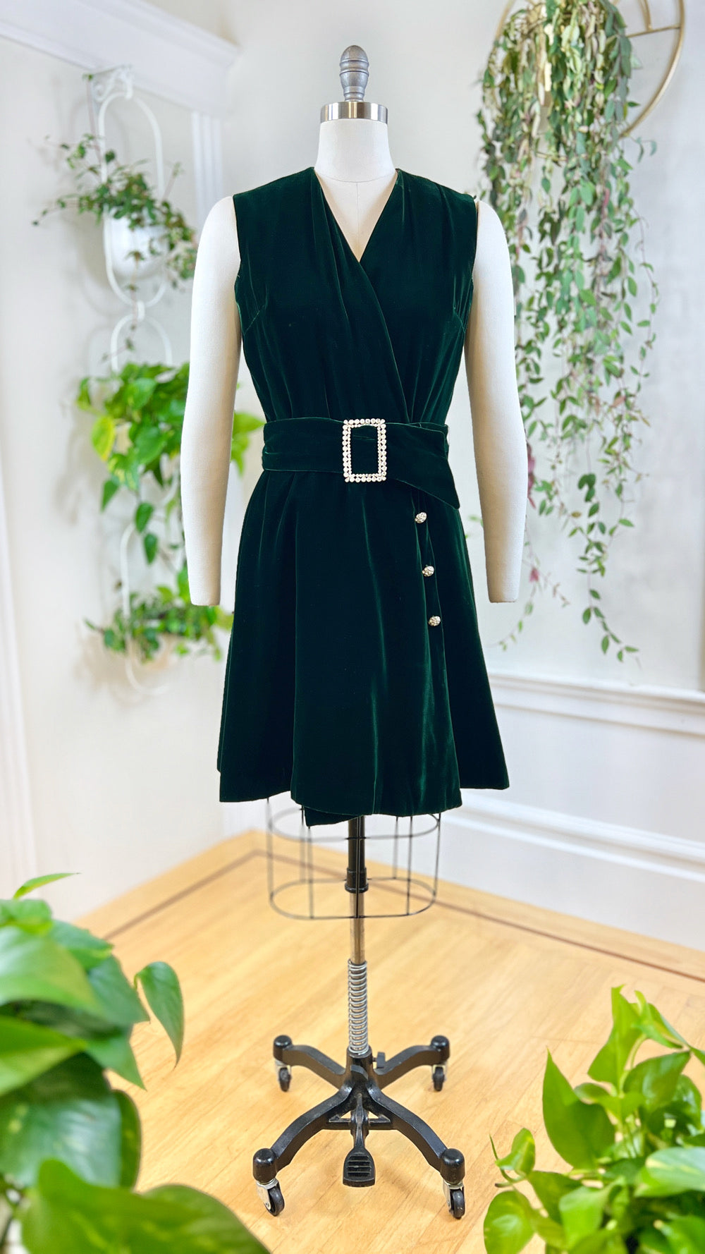 1970s Green Velvet Rhinestone Party Dress medium – Birthday