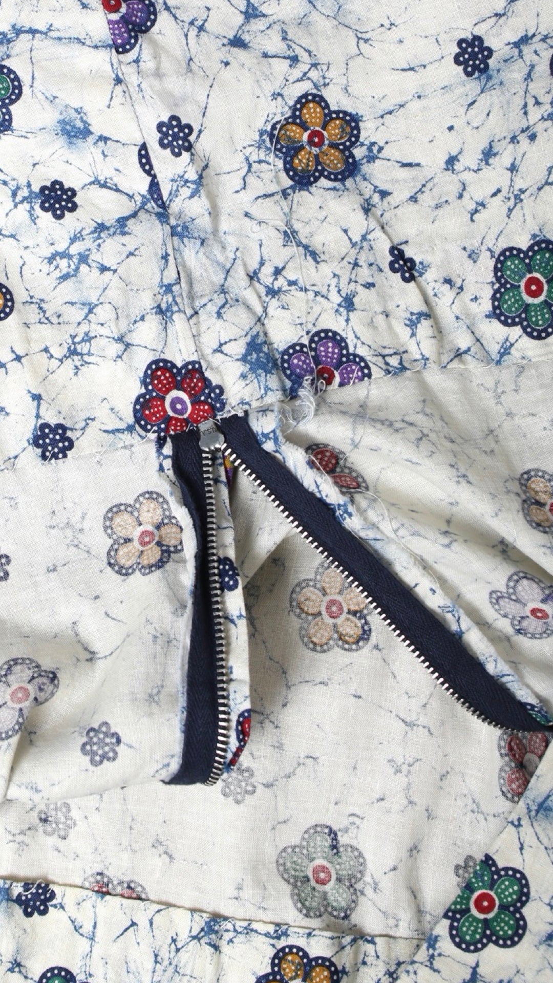 1970s Wide Sleeve Batik Blouse | small