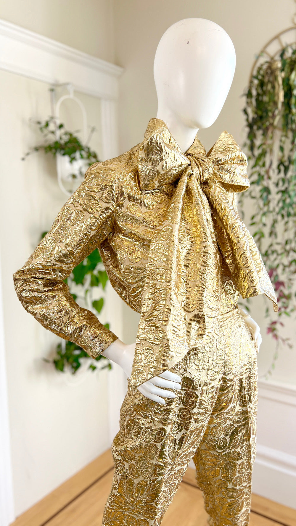 1960s 3-Piece Gold Lurex Floral Brocade Pant Suit | small