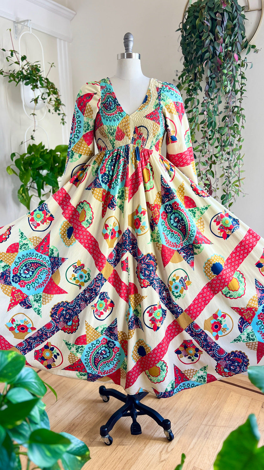 1970s DENISE ARE THERE! Printed Maxi Dress | x-small/small/medium Birthday Life Vintage 1970s DENISE ARE THERE! Printed Maxi Dress | x-small/small/medium Birthday Life Vintage
