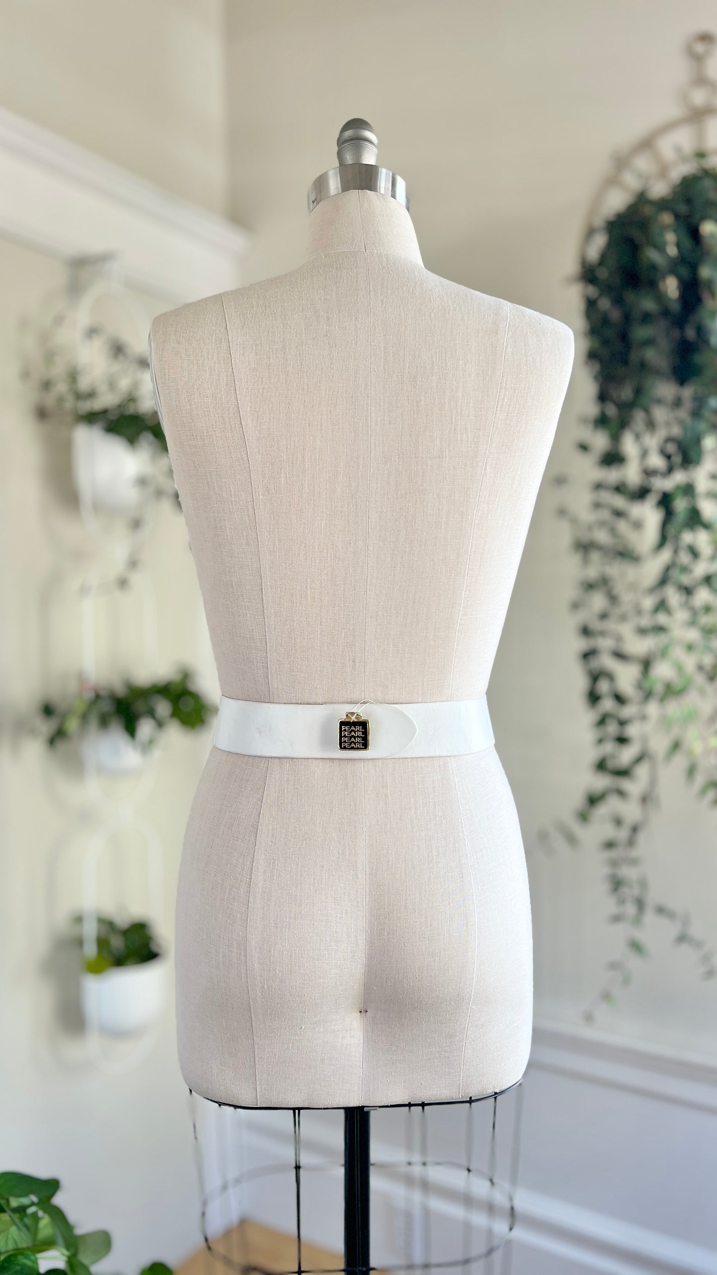 1980s DEADSTOCK Leather Chain Belt | large/x-large