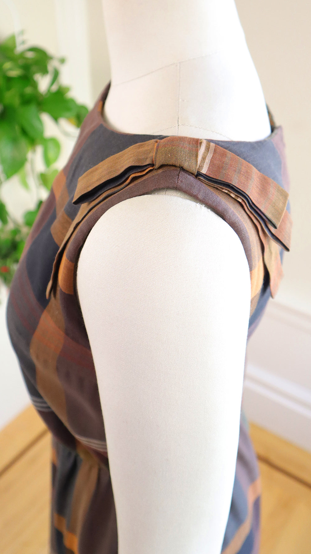 1950s L'AIGLON Brown Plaid Wiggle Dress | medium