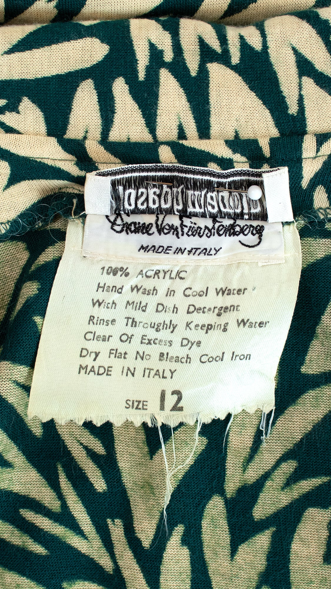 1970s DIANE VON FURSTENBERG Hearts Wrap Dress | x-small/small