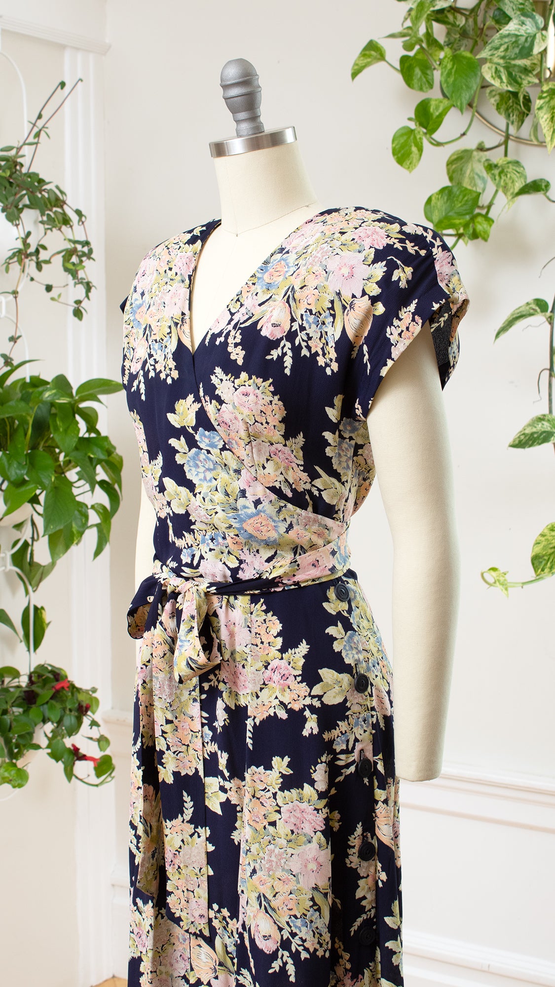 NEW ⭐️ 2000s Floral Rayon Crepe Wrap Maxi Dress | small/medium