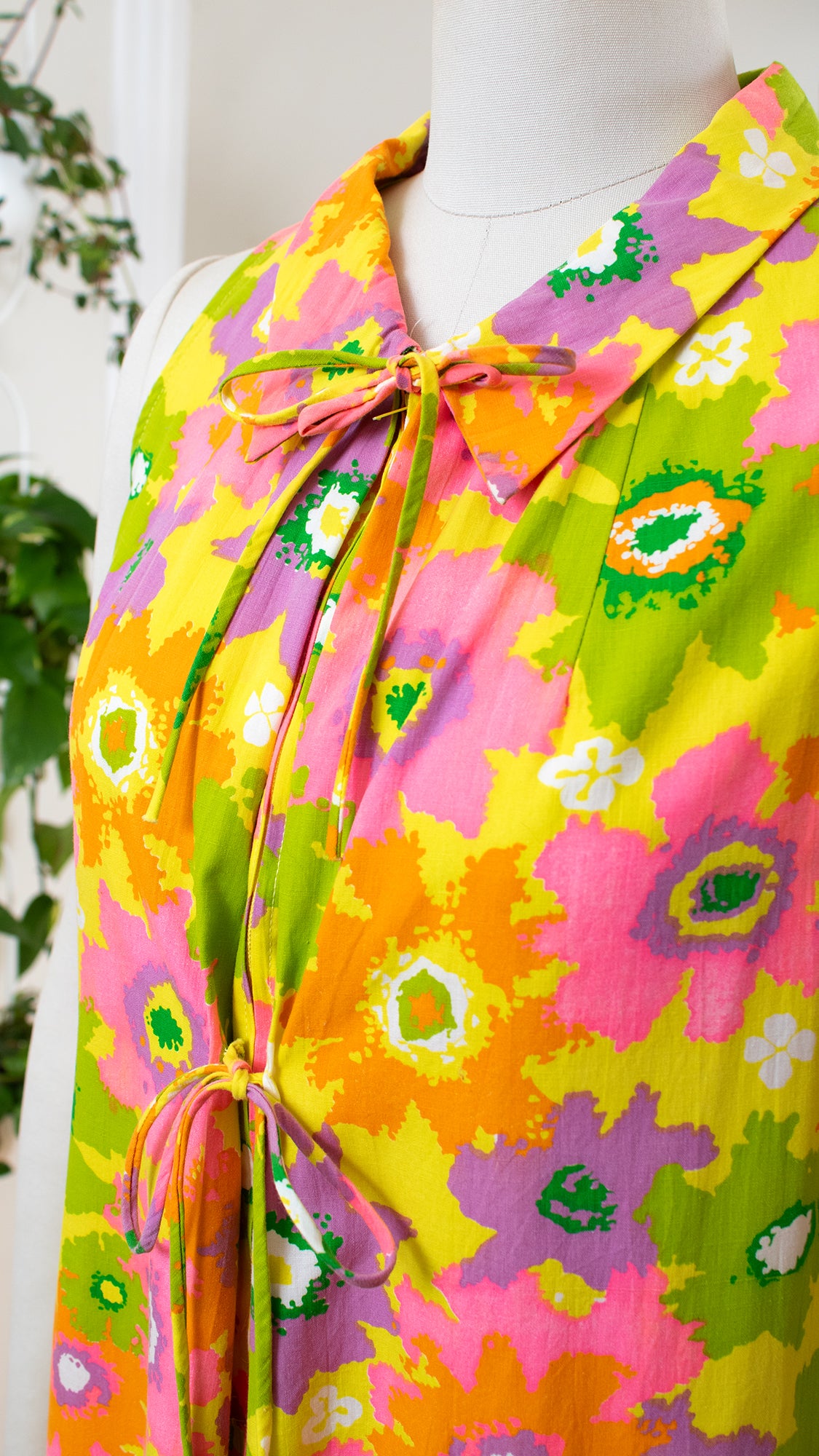 1960s Psychedelic Floral Trapeze Dress | medium