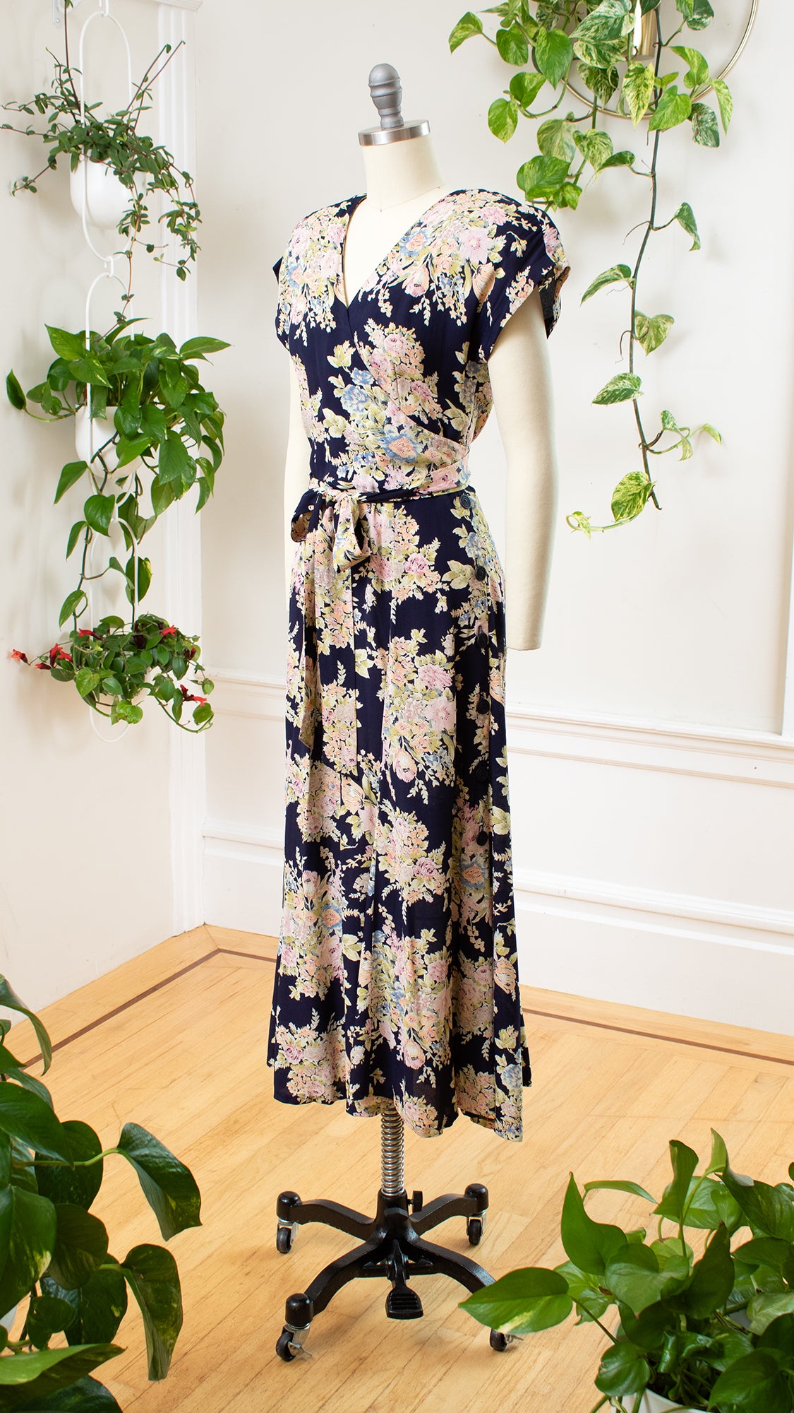 NEW ⭐️ 2000s Floral Rayon Crepe Wrap Maxi Dress | small/medium