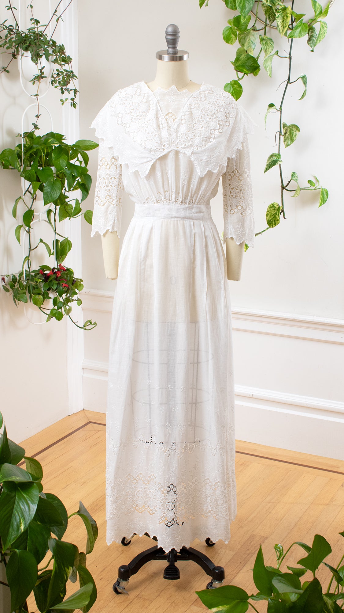 Antique Edwardian 1910s White Cotton & Lace Dress | Small Antique Edwardian 1910s White Cotton & Lace Dress | Small
