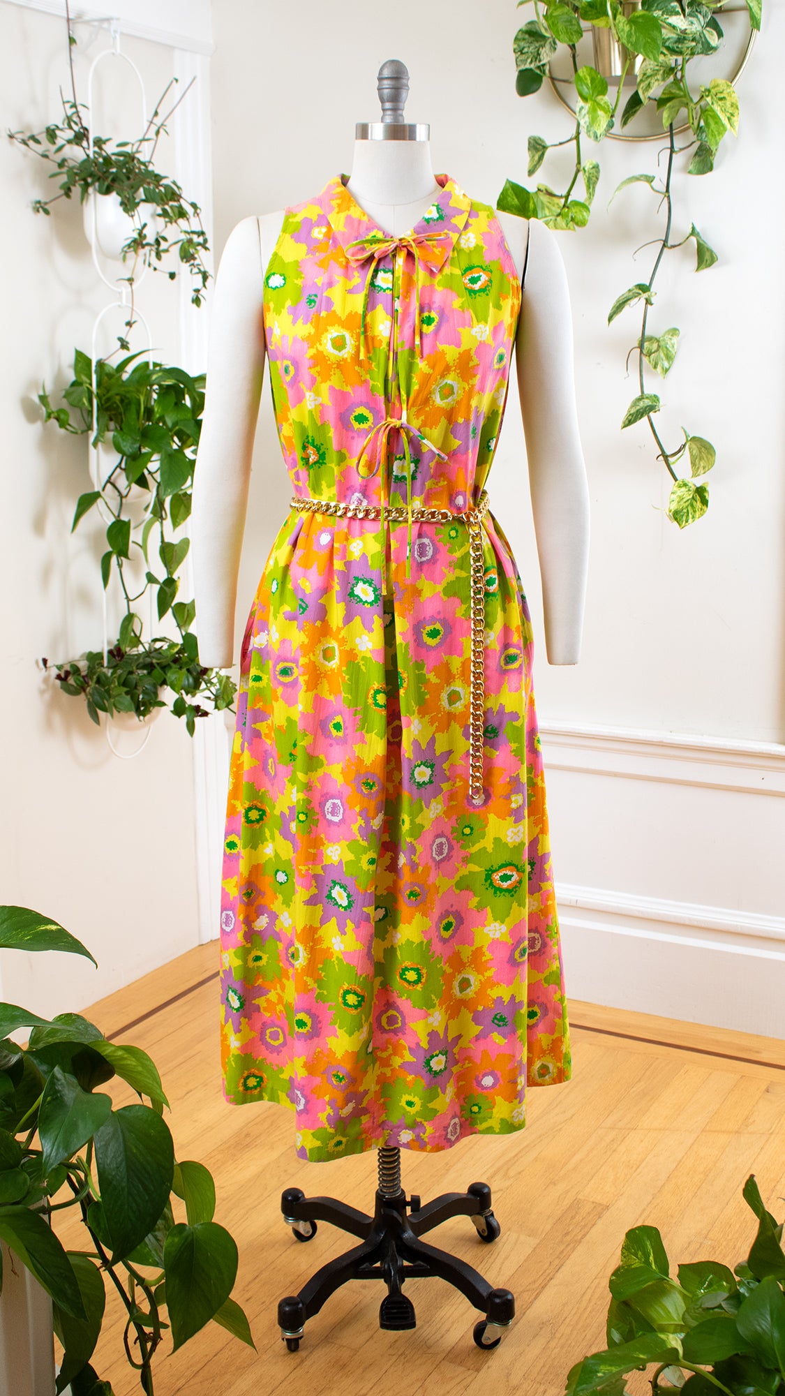 1960s Psychedelic Floral Trapeze Dress | medium