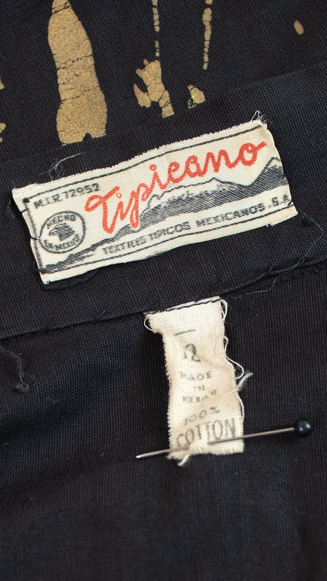 1950s Peek-A-Boo Mexican Novelty Border Print Skirt | x-small/small