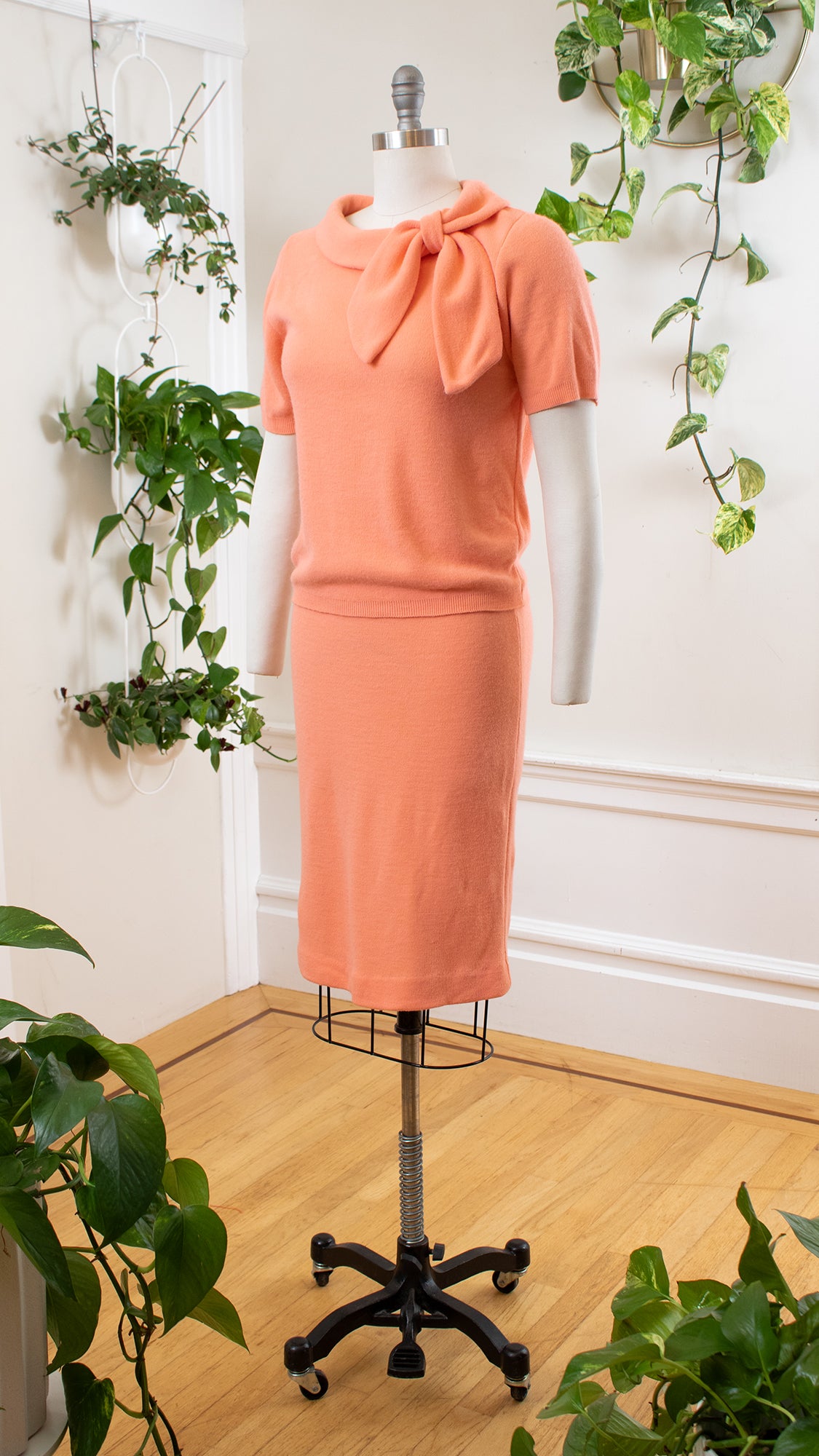 NEW ⭐️ 1960s Peach Knit Skirt Set | small/medium