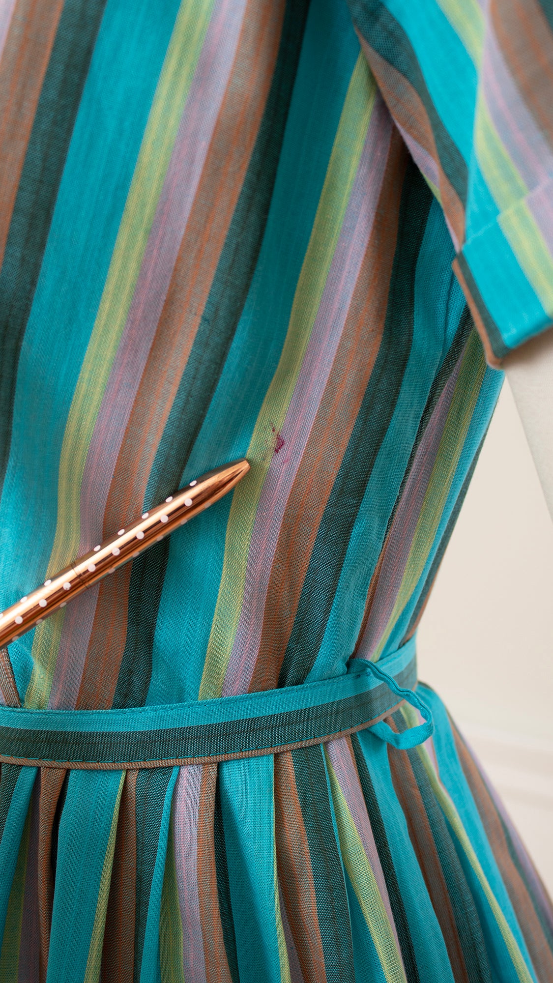 1950s Colorful Striped Shirtwaist Day Dress | small/medium