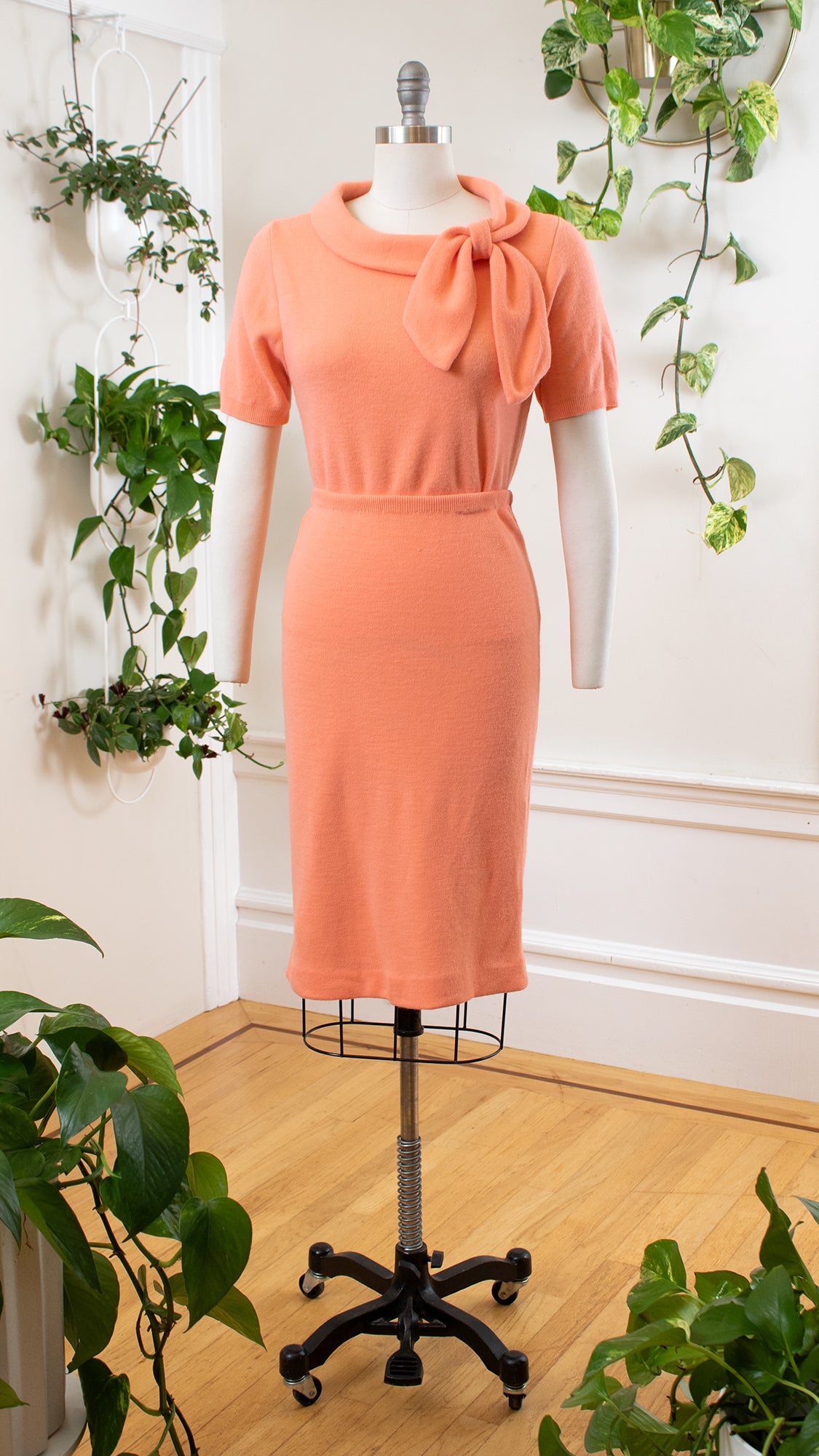 NEW ⭐️ 1960s Peach Knit Skirt Set | small/medium