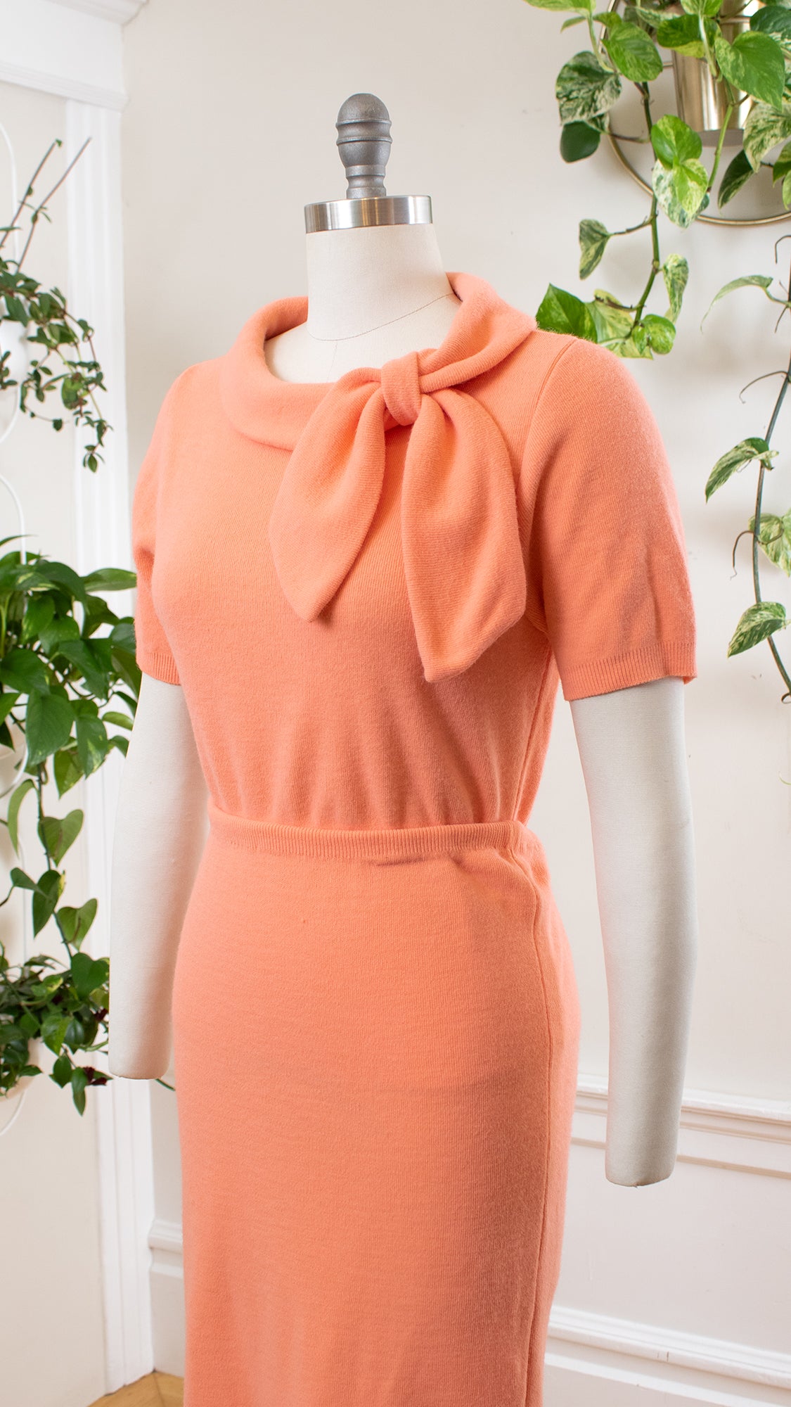 NEW ⭐️ 1960s Peach Knit Skirt Set | small/medium