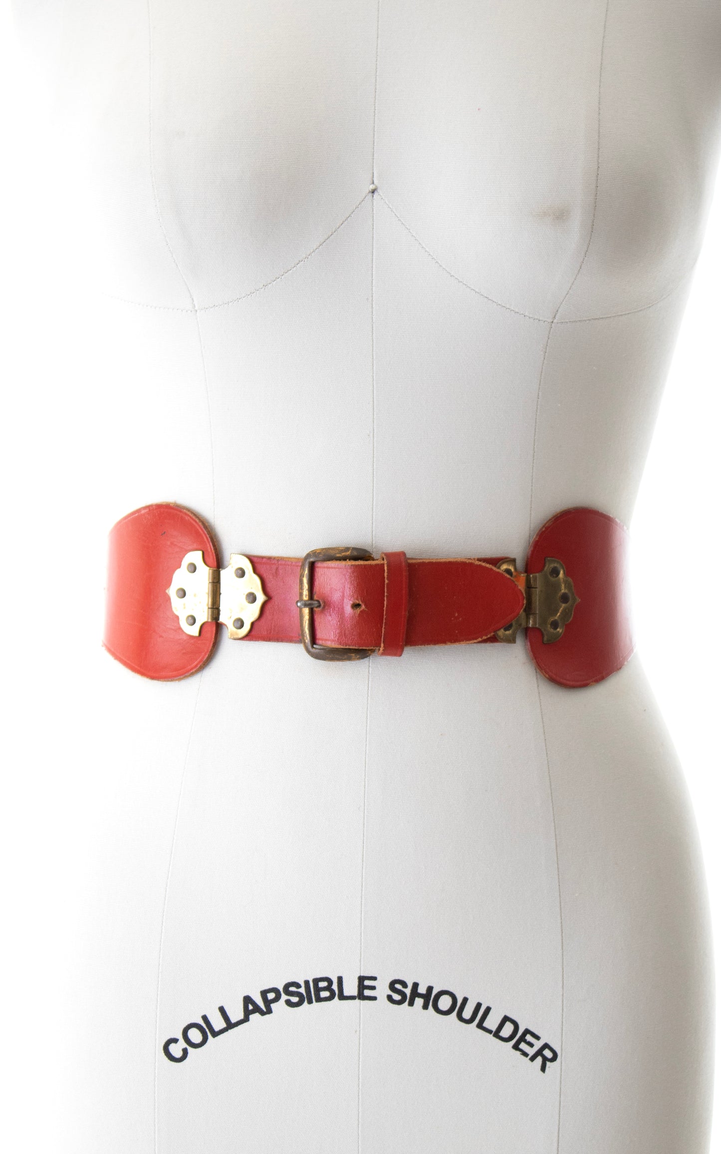 1950s Red Leather & Hinge Cinch Belt | medium