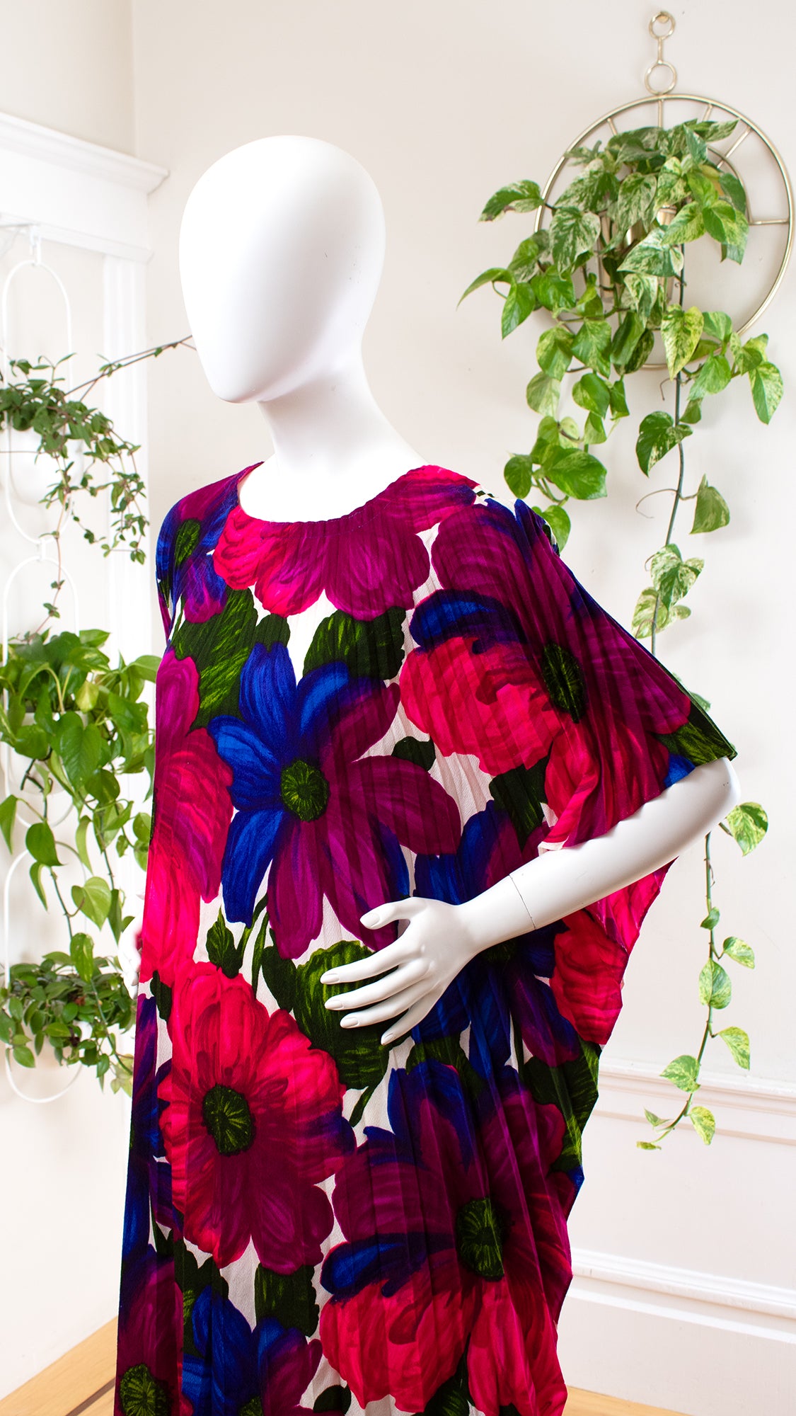 1960s 1970s Floral Barkcloth Kaftan | OSFM