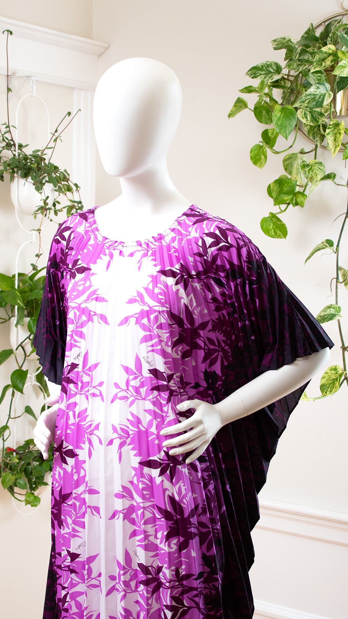 1970s Hawaiian Floral Ombré Accordion Pleated Kaftan | xs-xl