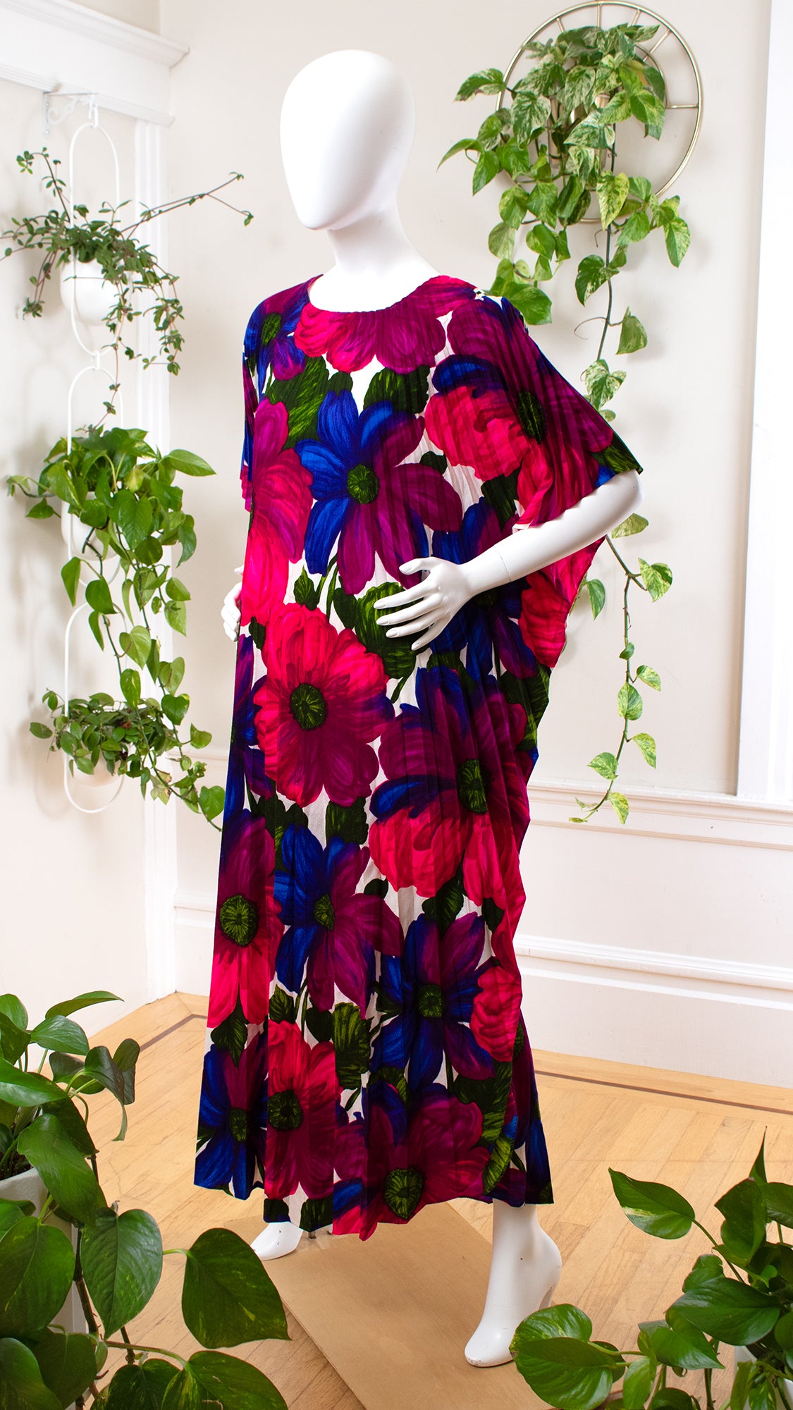 1960s 1970s Floral Barkcloth Kaftan | OSFM