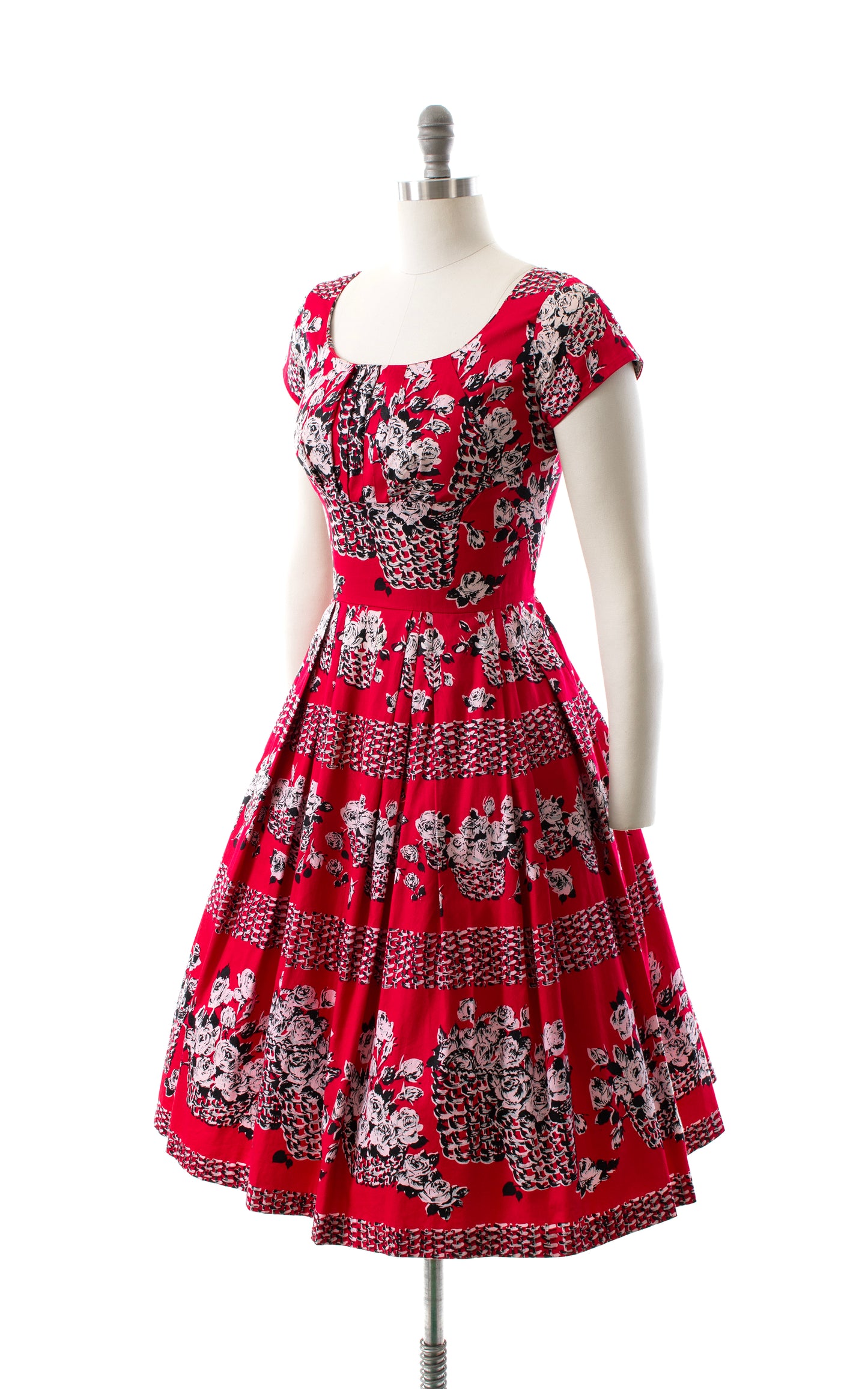 MODERN Retrospec'd Floral Baskets Dress | medium