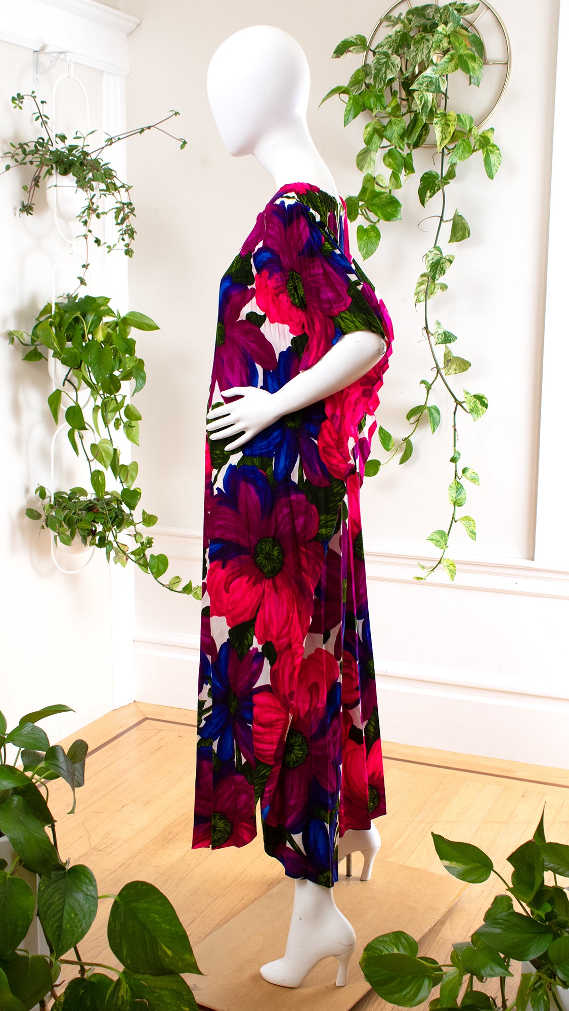 1960s 1970s Floral Barkcloth Kaftan | OSFM