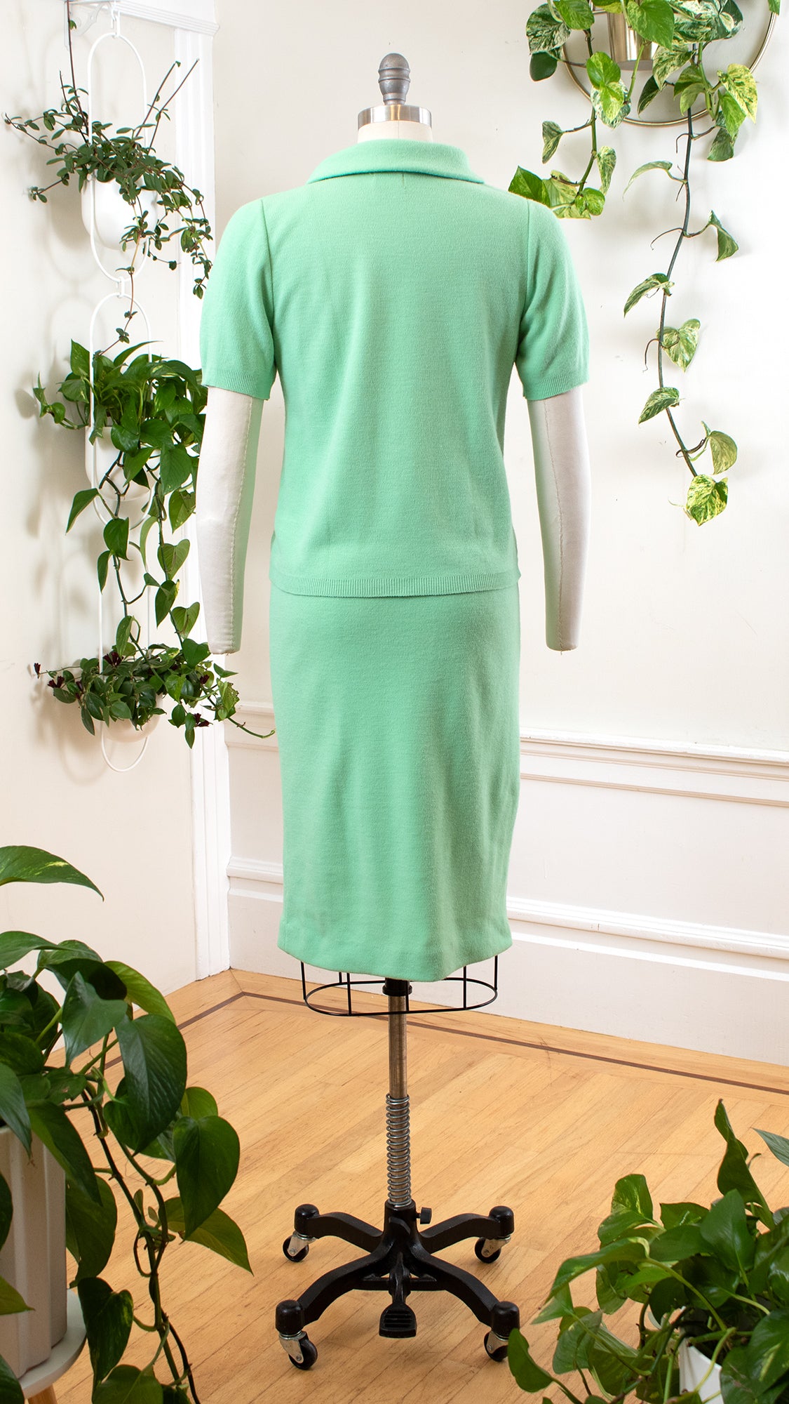 NEW ⭐️ 1960s Mint Green Knit Skirt Set | small/medium