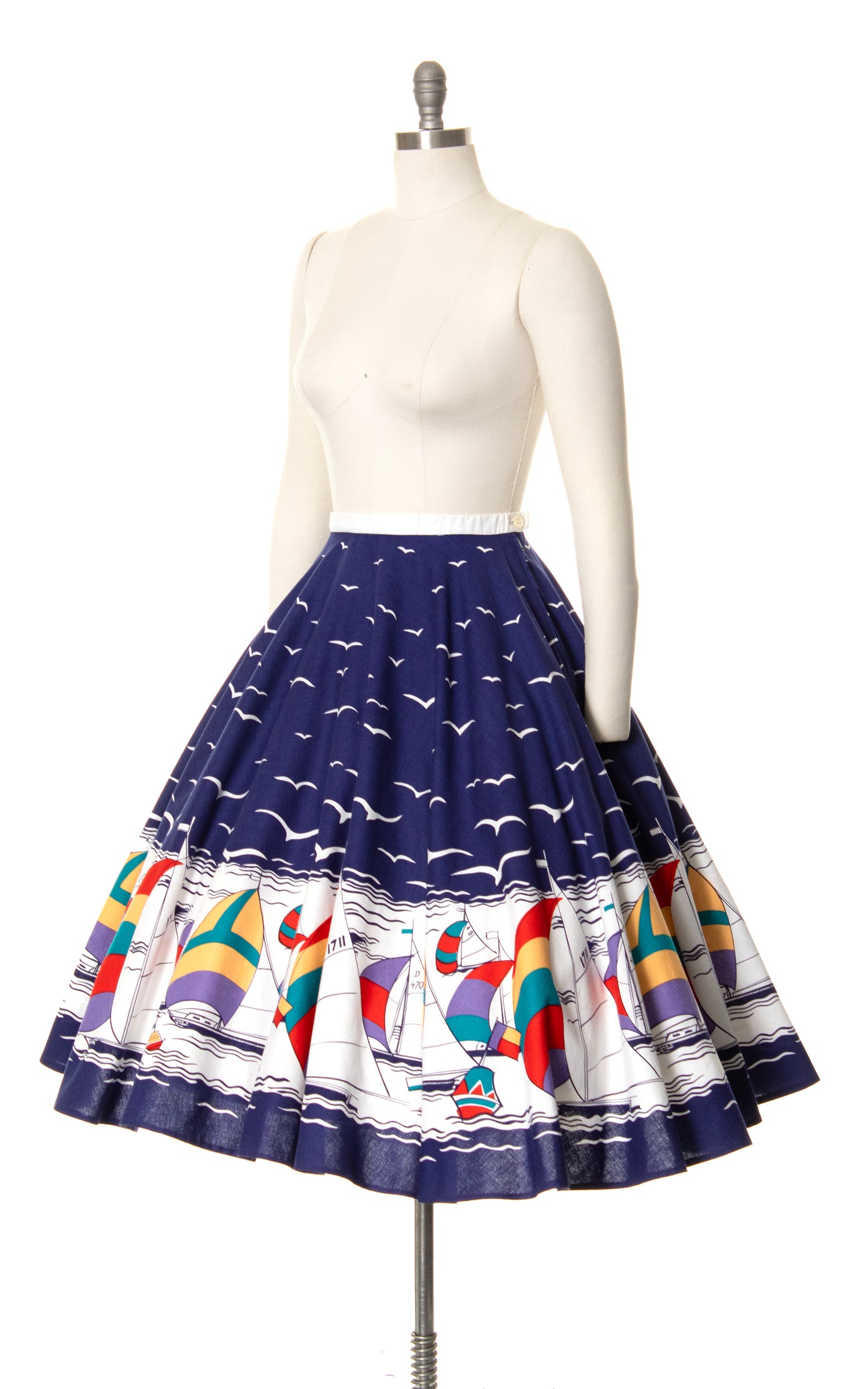 1970s does 1950s Sailboat Novelty Border Print Circle Skirt | small