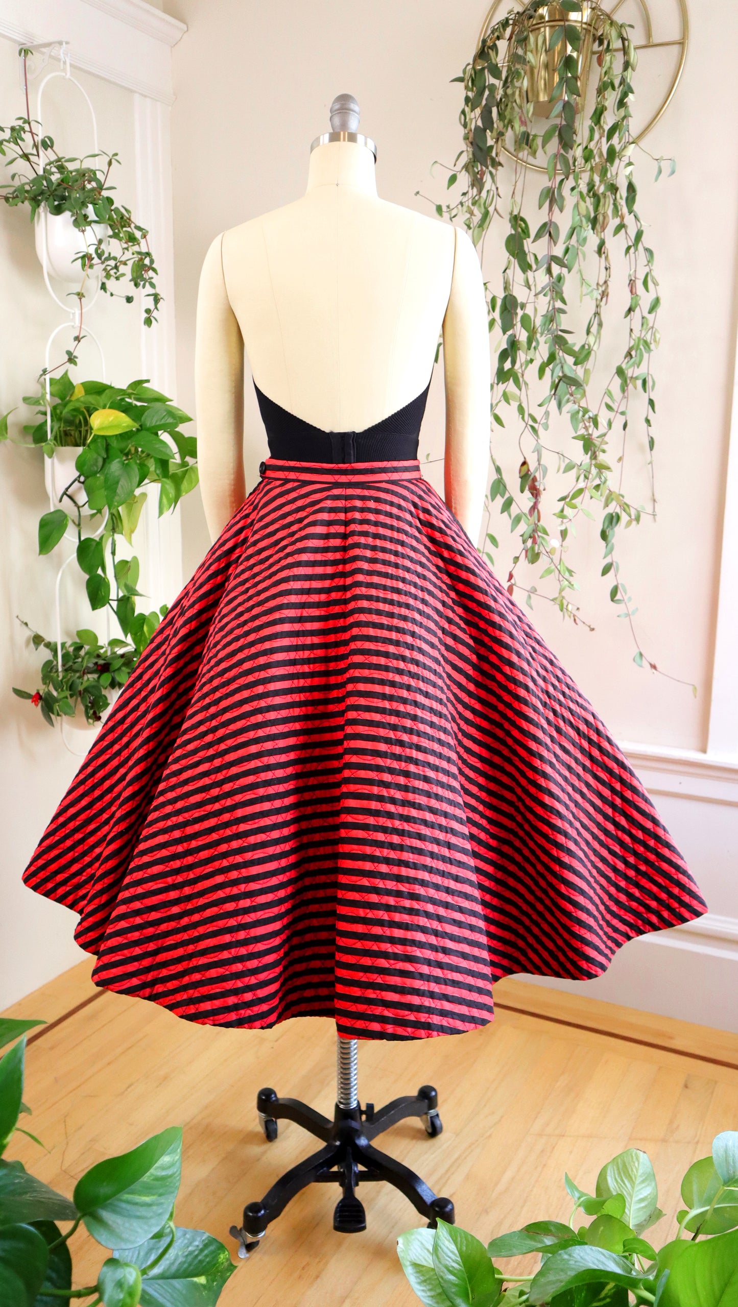 1950s Striped Quilted Circle Skirt | x-small