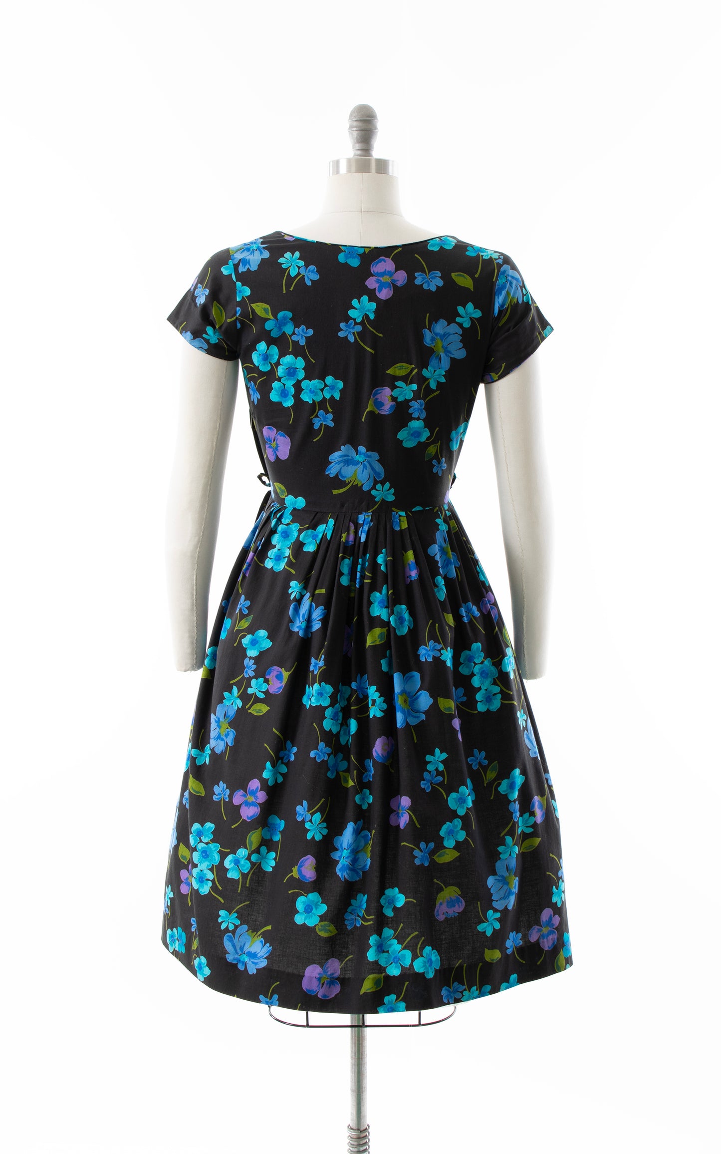 NEW ARRIVAL || 1950s Black Floral Cotton Dress | small