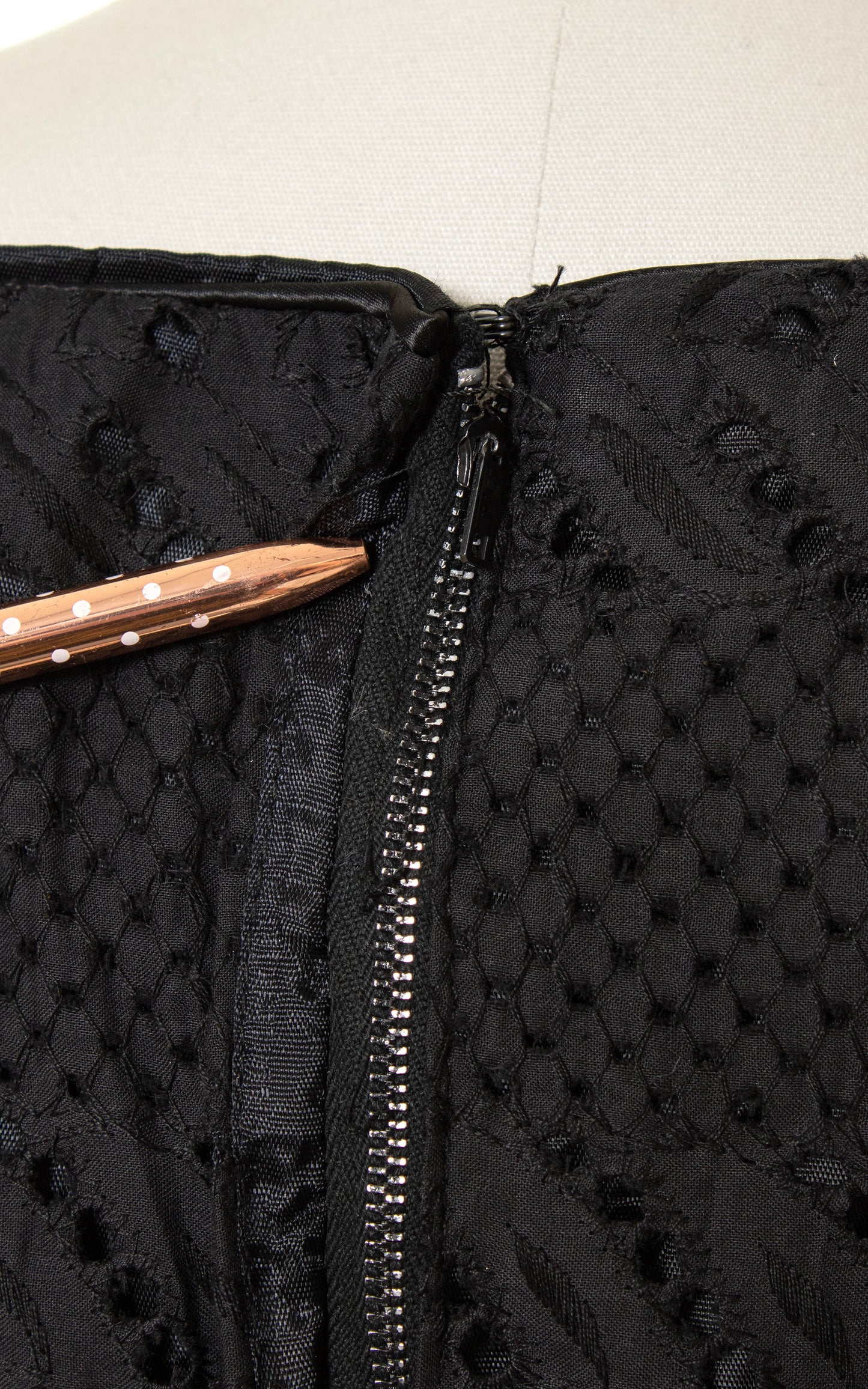 1960s Eyelet Cotton Lace Wiggle Dress | medium