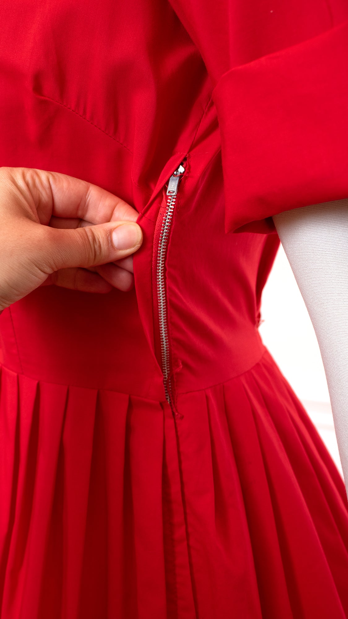 1960s Red Cotton Shirtwaist Dress | medium