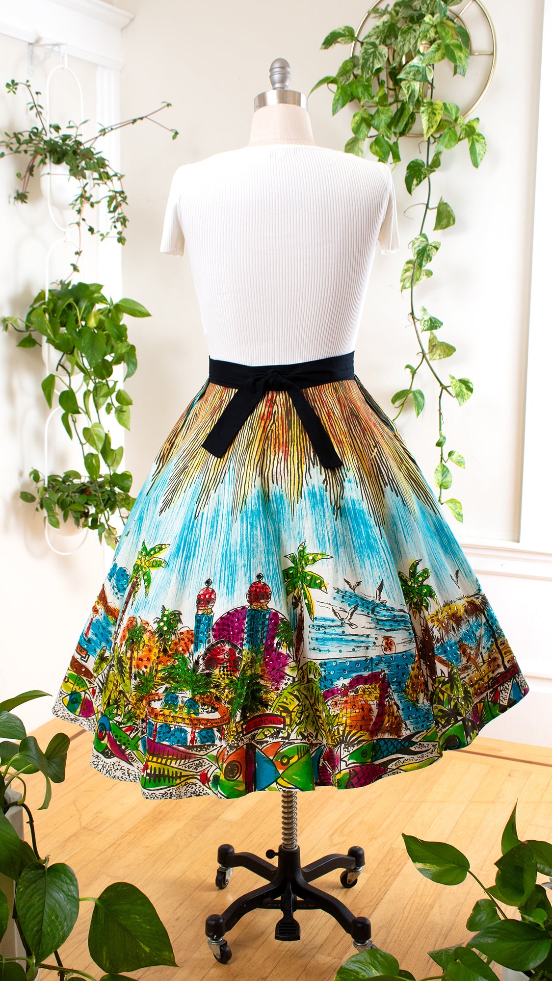 1950s Mexican Hand-Painted Sequin Novelty Circle Skirt | medium/large/x-large