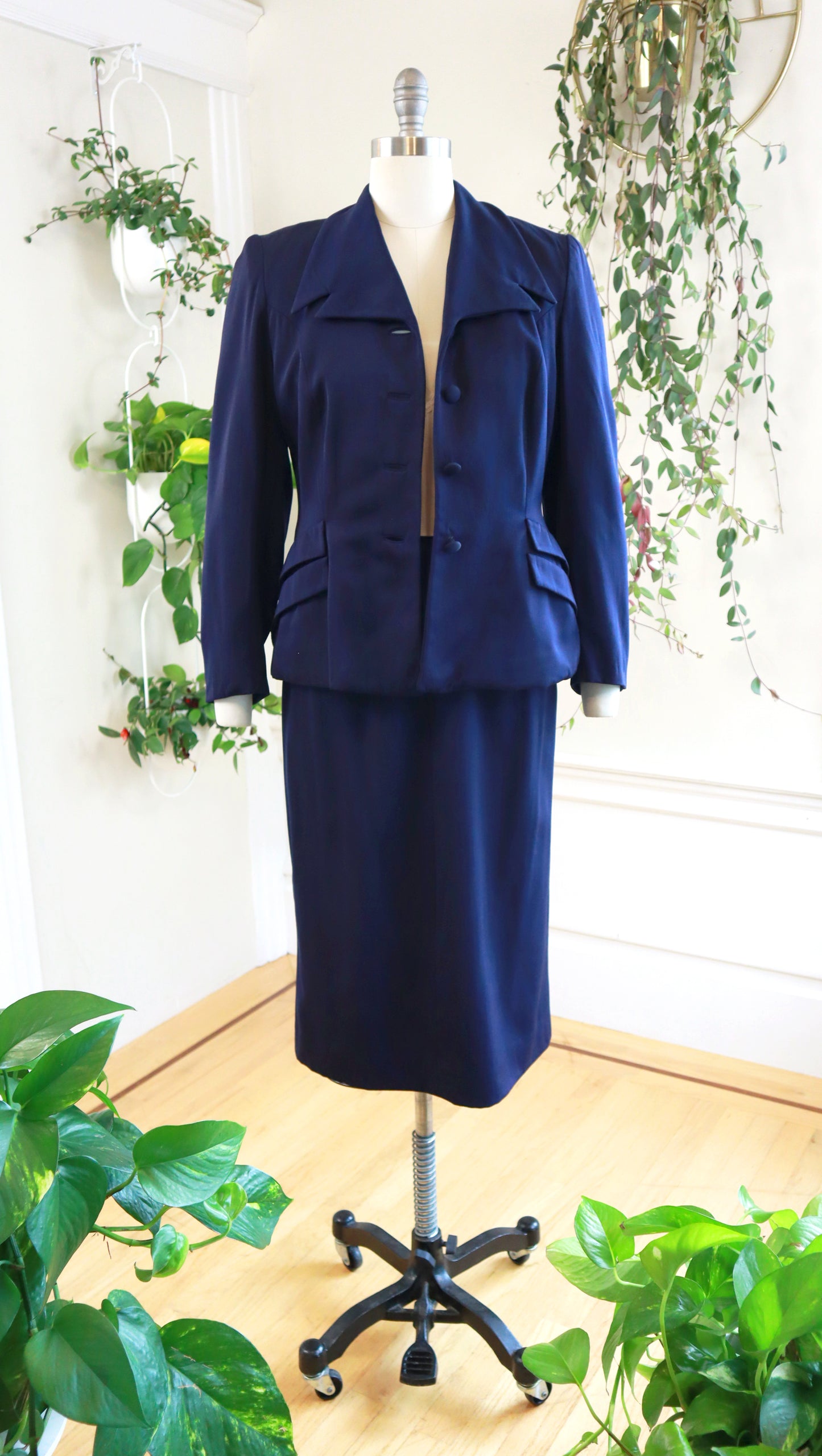 1940s Navy Wool Skirt Suit | small
