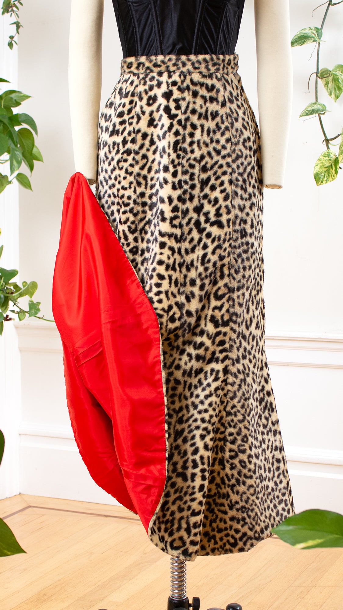 NEW ⭐️ 1960s Leopard Print Faux Fur Mermaid Skirt | x-small
