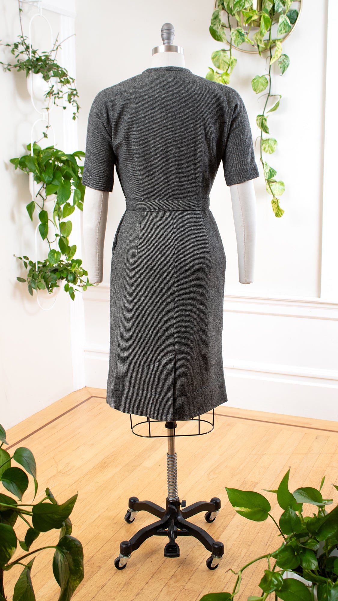 1950s Grey Wool Shirtwaist Wiggle Dress | small/medium