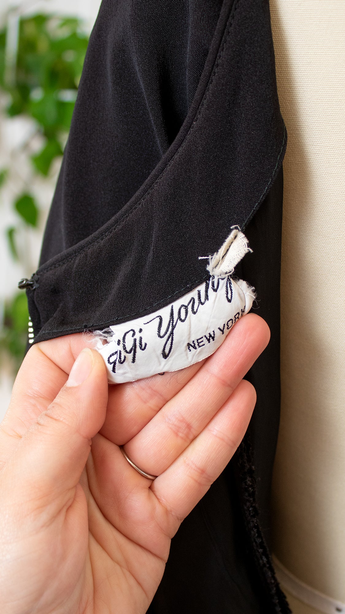 1950s GIGI YOUNG Fringe Sash Wiggle Dress | x-small/small