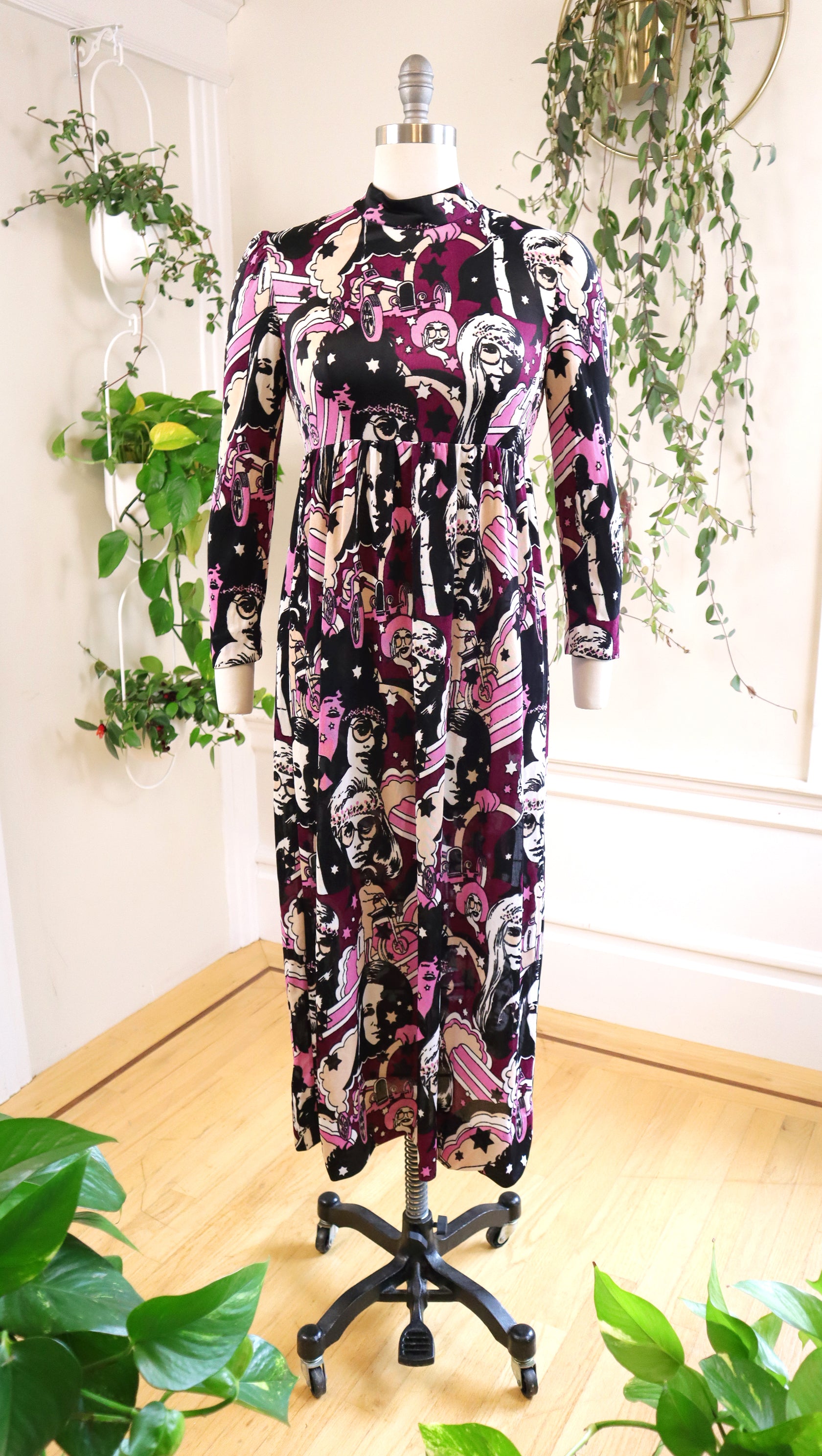 1960s Hippie Novelty Print Maxi Dress | x-small/small Birthday Life Vintage 1960s Hippie Novelty Print Maxi Dress | x-small/small Birthday Life Vintage