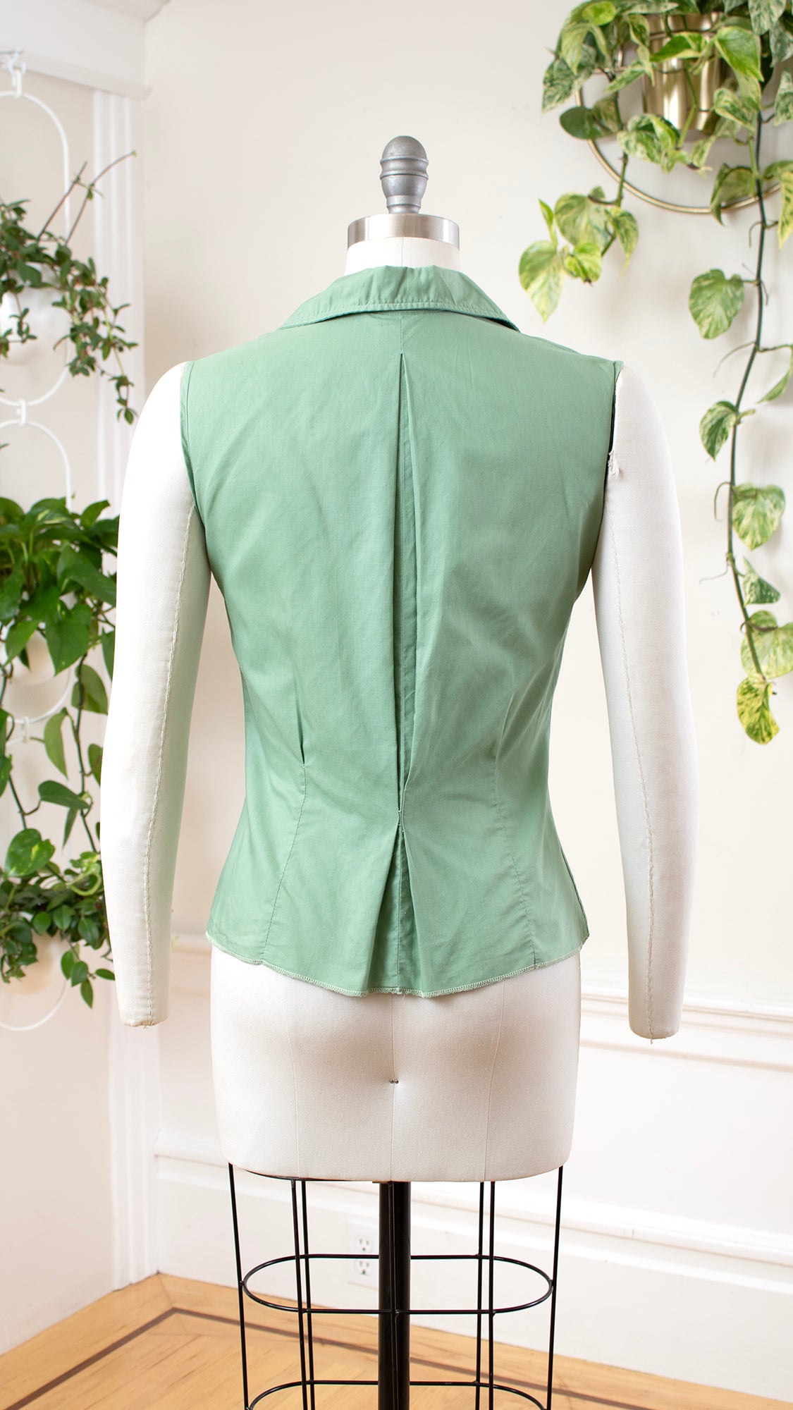 1950s Sage Green Sleeveless Blouse | small/medium