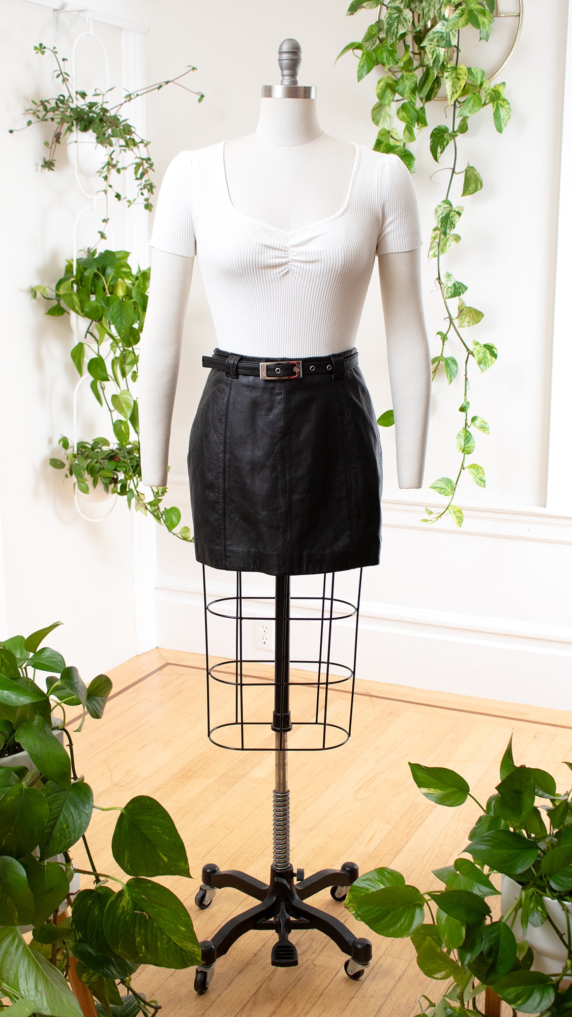 2000s Y2K WILSONS Black Leather Mini Skirt | small