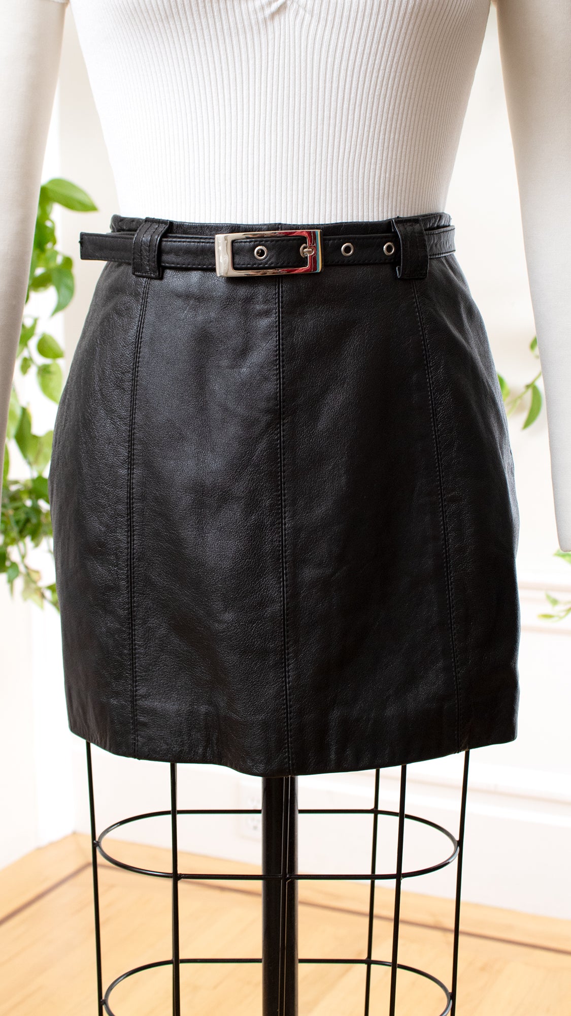 2000s Y2K WILSONS Black Leather Mini Skirt | small