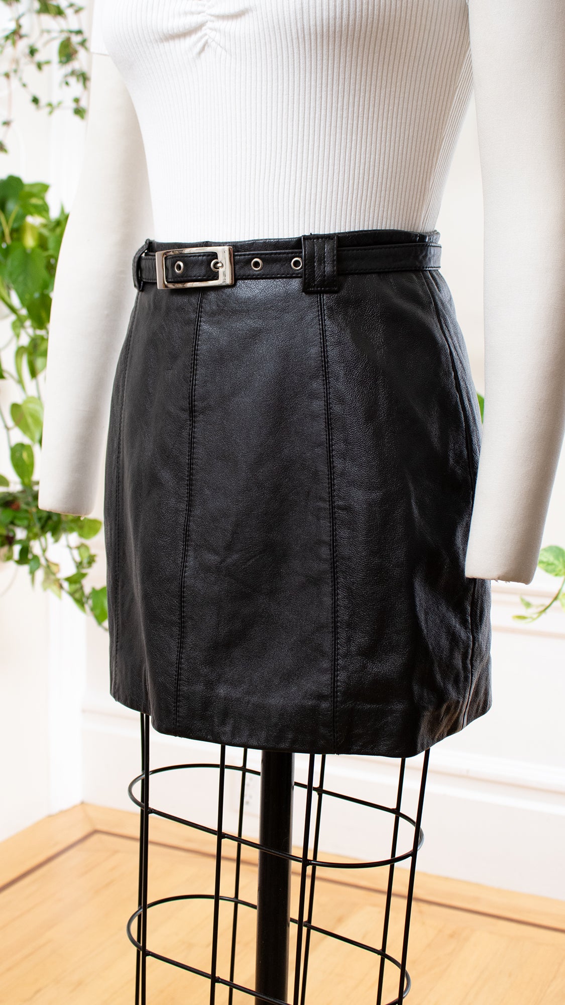 2000s Y2K WILSONS Black Leather Mini Skirt | small
