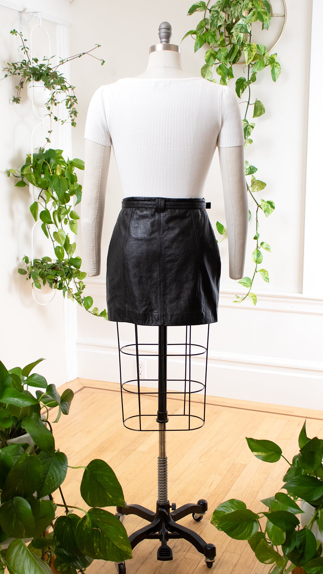 2000s Y2K WILSONS Black Leather Mini Skirt | small