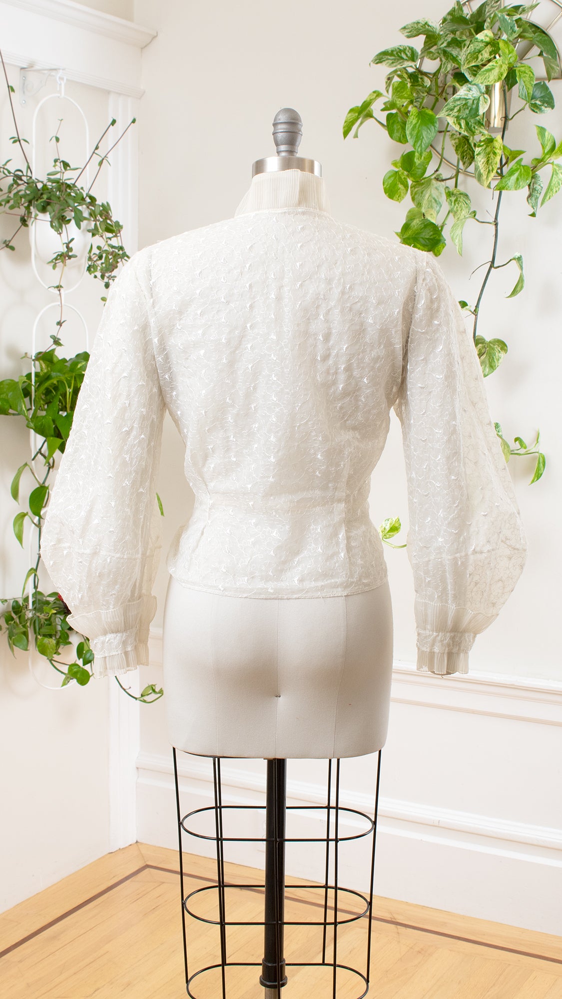 1950s Heart Embroidered Sheer Blouse | medium/large