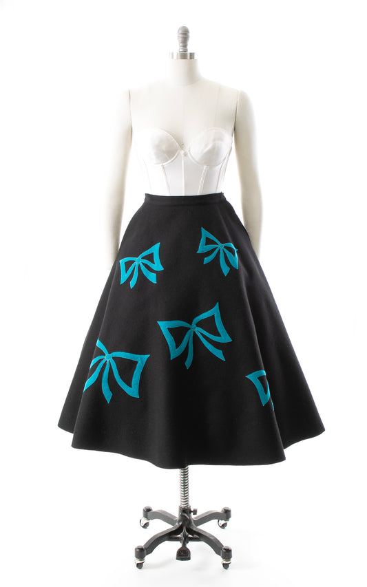 NEW ARRIVAL || 1950s Bow Appliqué Felt Skirt | medium
