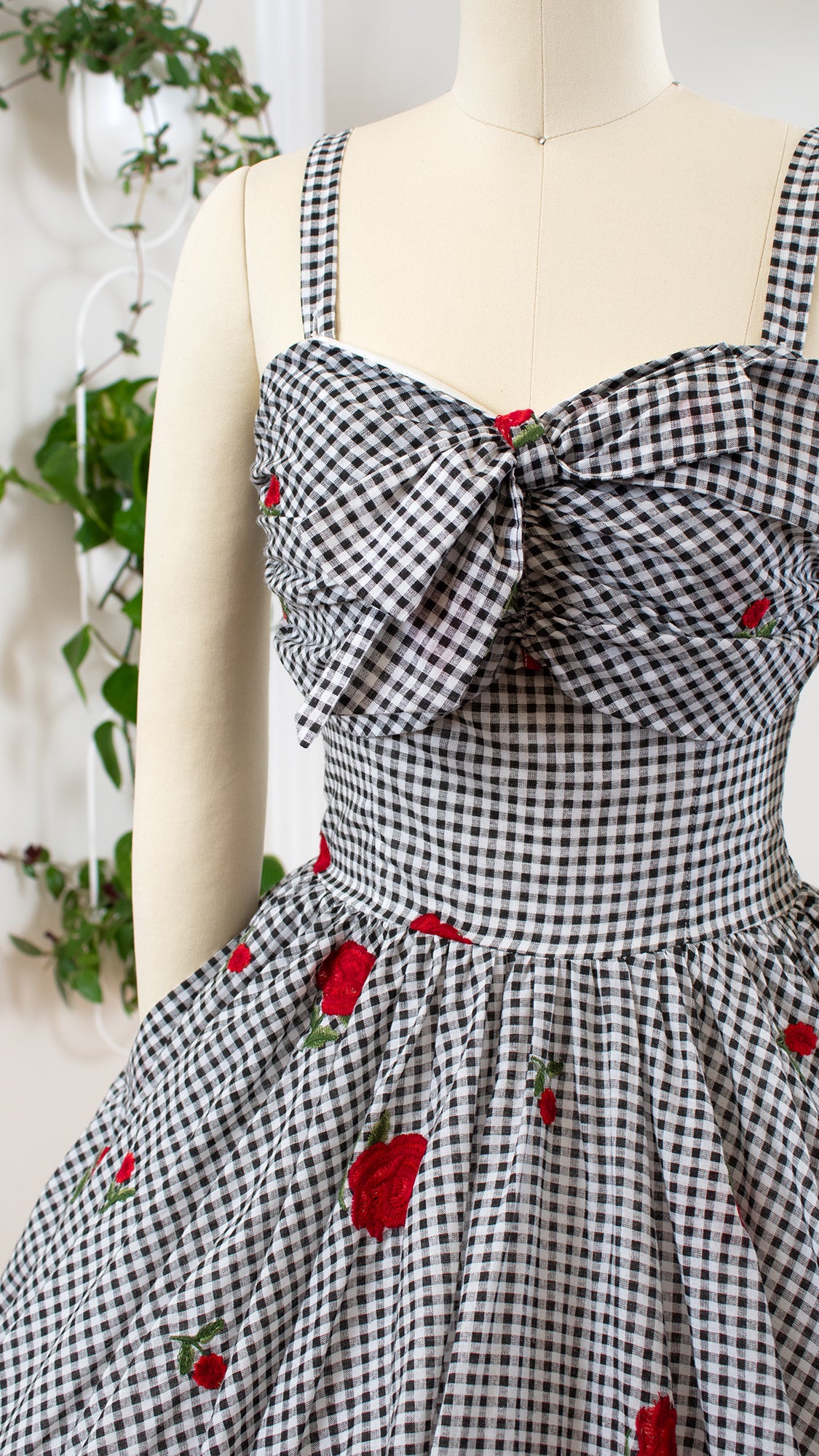 Modern UNIQUE VINTAGE "Golightly" Rose Embroidered Gingham Sundress | x-small/small