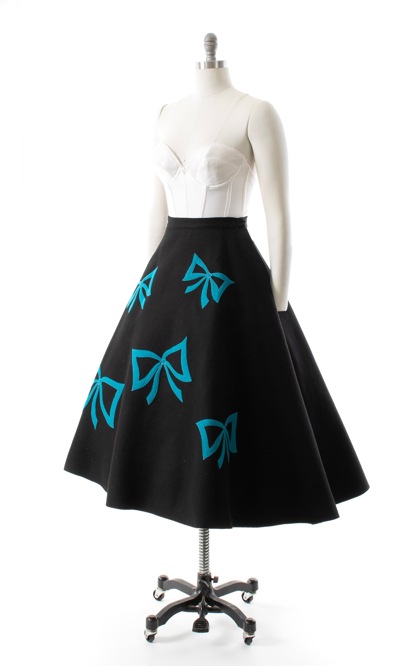 1950s Bow Appliqué Felt Skirt | medium