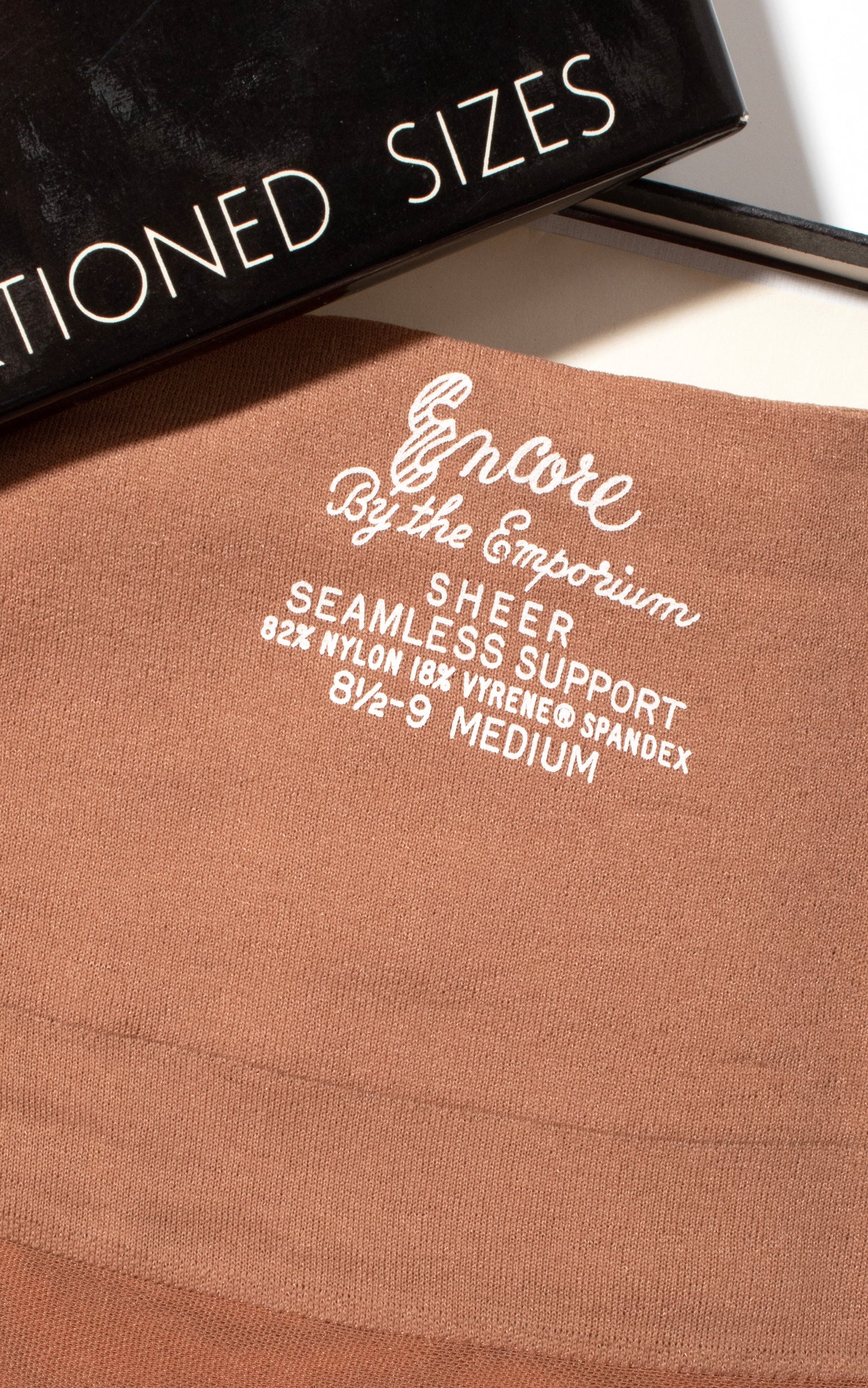 1960s Encore Seamless Nylon Stockings x1 Pair in French Tan | (size 8.5-9)