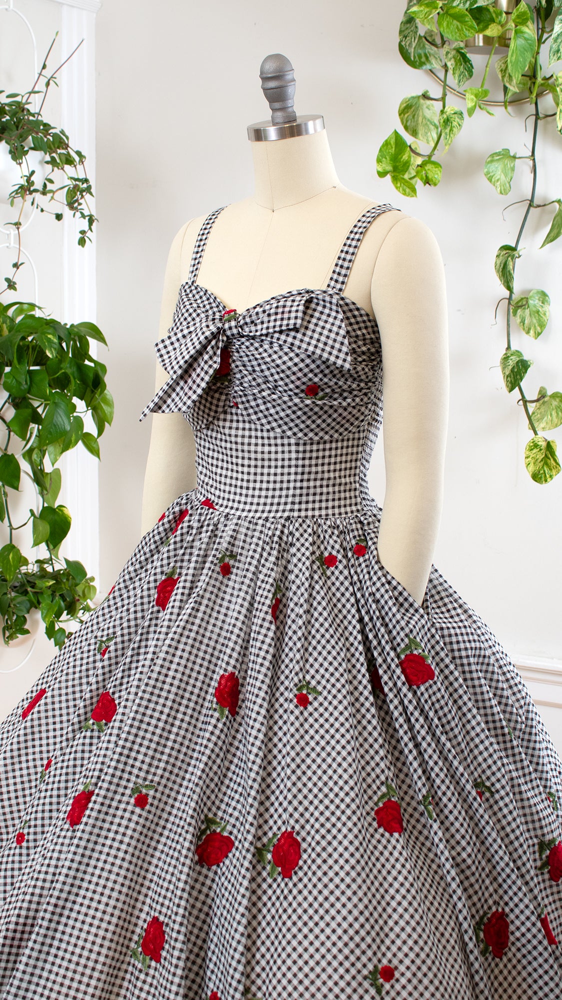 Modern UNIQUE VINTAGE "Golightly" Rose Embroidered Gingham Sundress | x-small/small