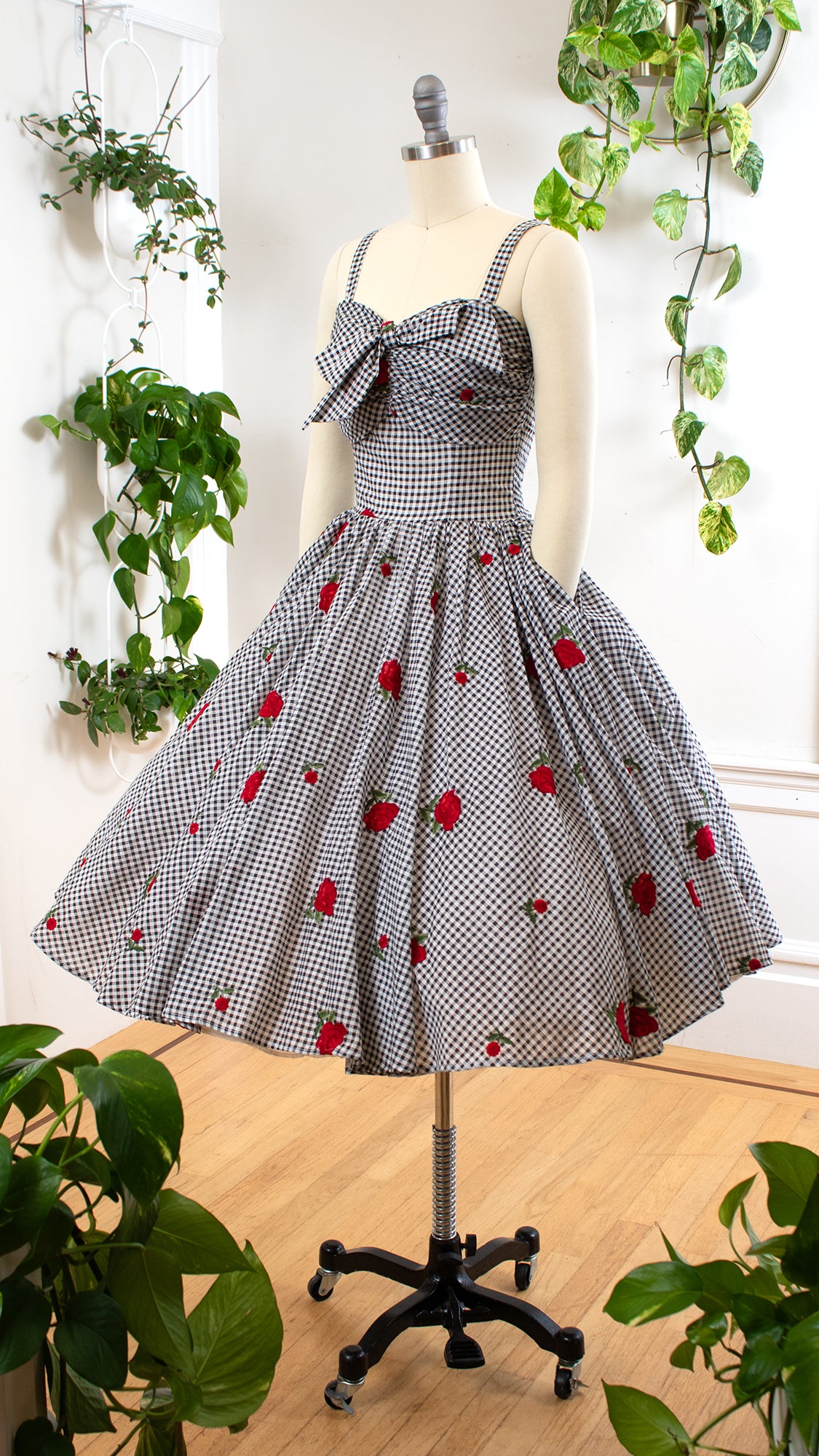 Modern UNIQUE VINTAGE "Golightly" Rose Embroidered Gingham Sundress | x-small/small