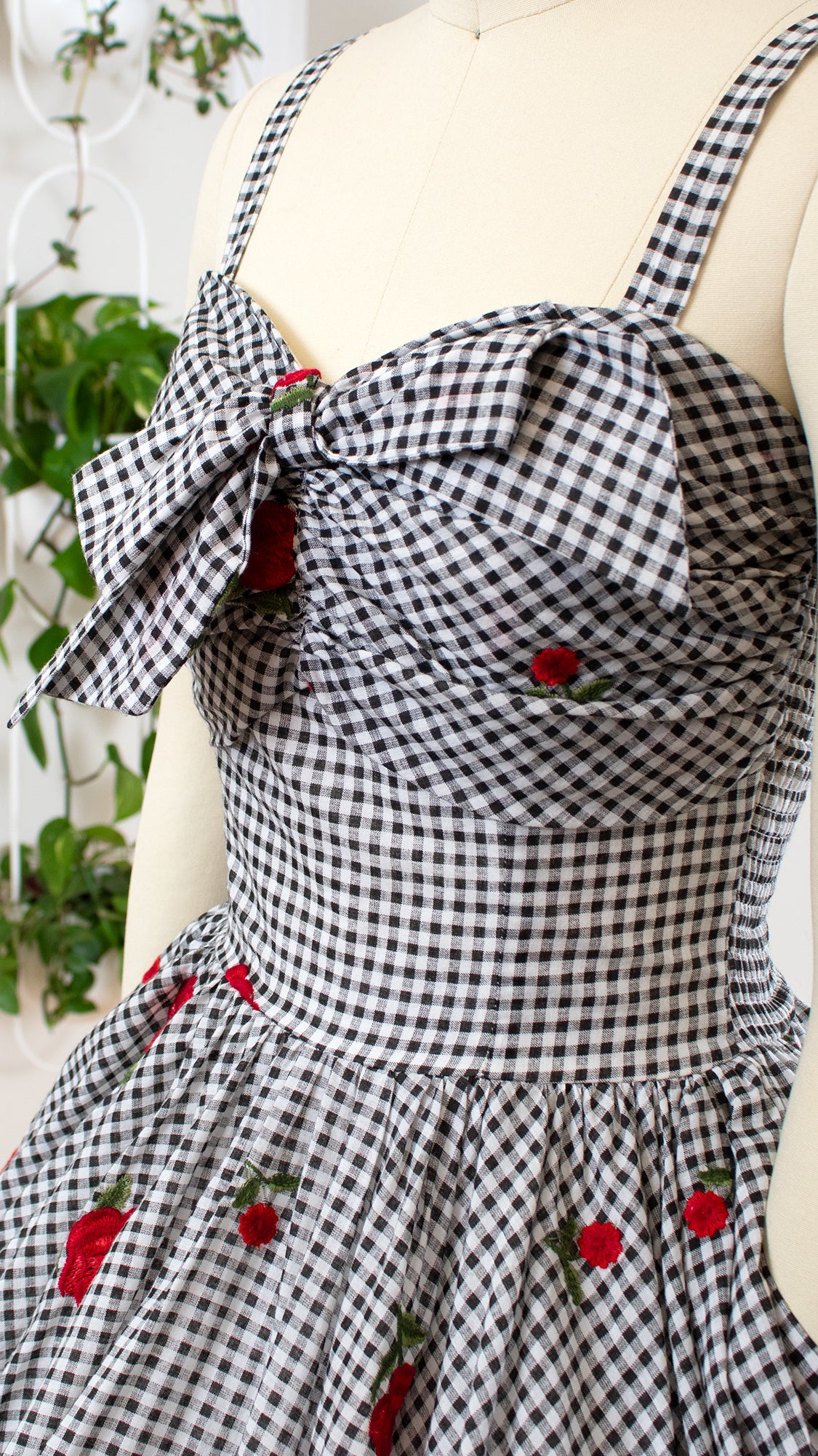 Modern UNIQUE VINTAGE "Golightly" Rose Embroidered Gingham Sundress | x-small/small