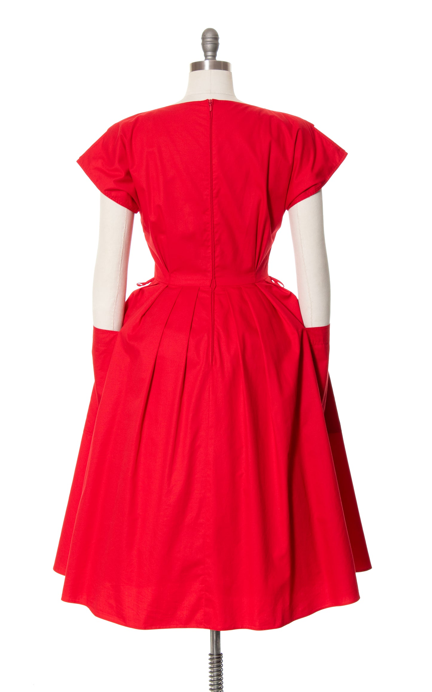 1980s does 1950s Cutout Shoulder Day Dress with Giant Pockets |